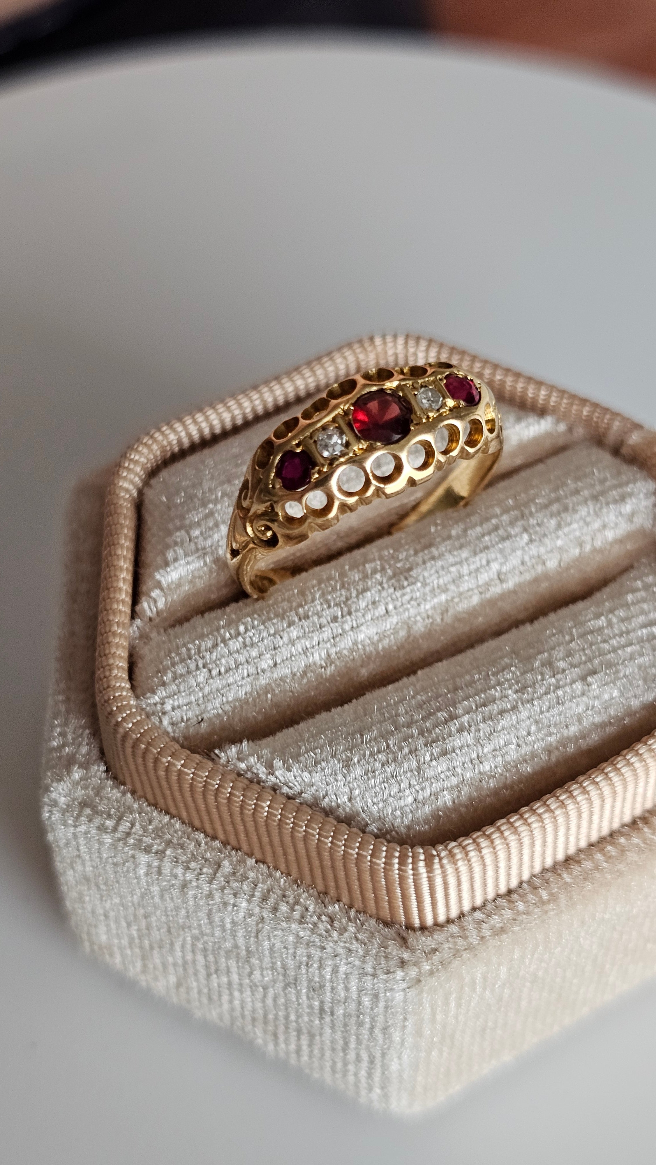Antique 1915 Chester 18ct Gold Diamond, Garnet & Ruby Ring | L 1/2 | 2.36g
