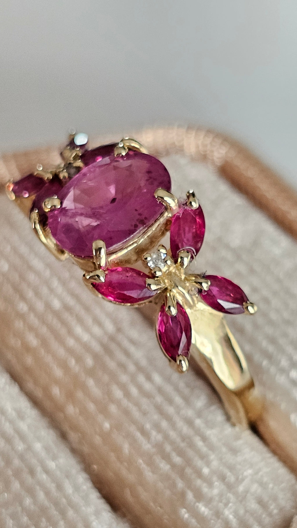 9ct Yellow Gold Natural Pink Sapphire & Diamond Ring | Size UK M 1/2 (US 6.5) | 3g