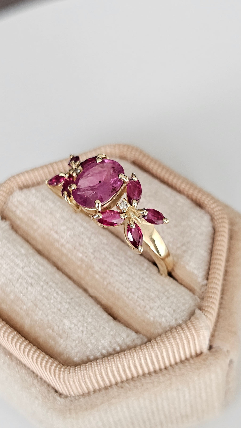 9ct Yellow Gold Natural Pink Sapphire & Diamond Ring | Size UK M 1/2 (US 6.5) | 3g