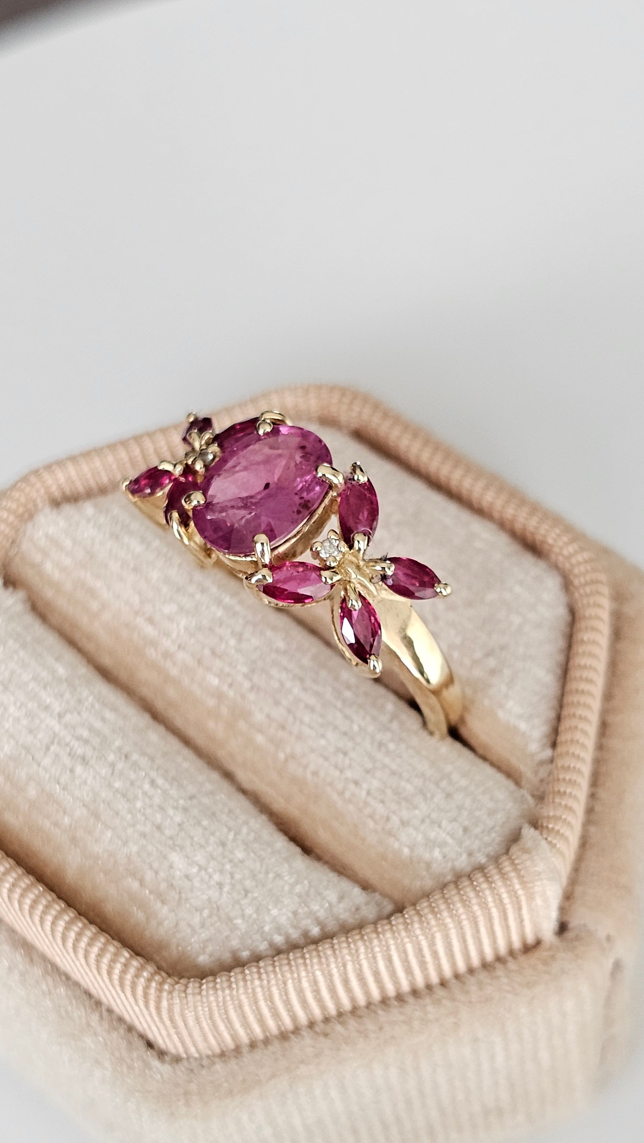 9ct Yellow Gold Natural Pink Sapphire & Diamond Ring | Size UK M 1/2 (US 6.5) | 3g