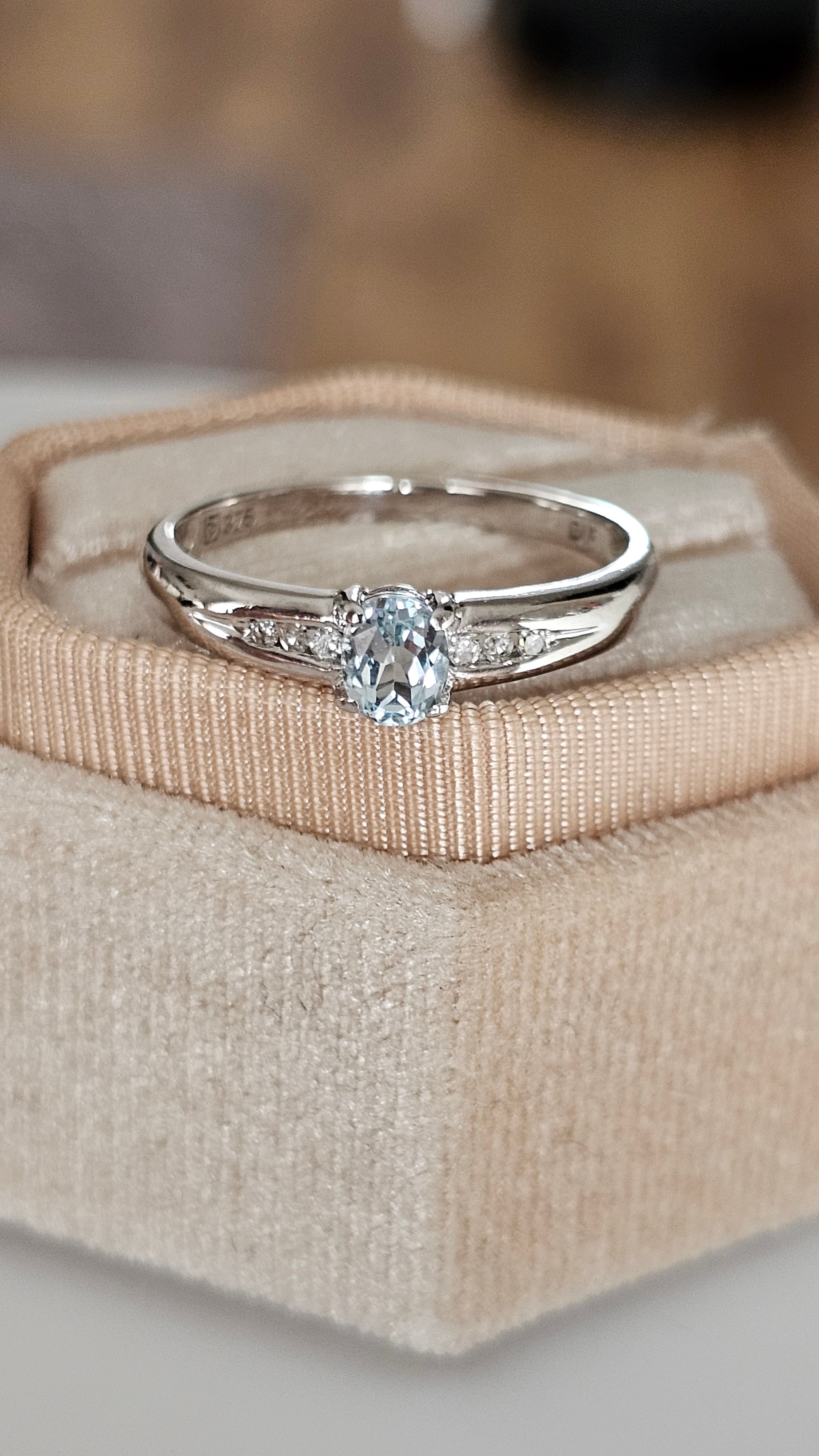 9ct White Gold Natural Blue Topaz & Diamond Ring | Size Q | 2.33g