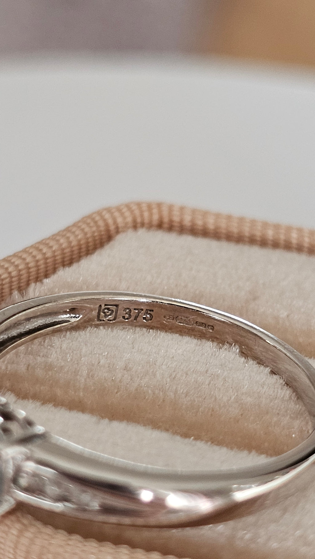 9ct White Gold Natural Blue Topaz & Diamond Ring | Size Q | 2.33g