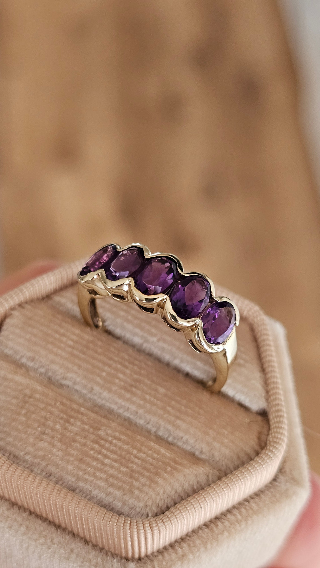 9ct Yellow Gold 5-Stone Oval Amethyst Ring – Size P1/2 (2.90g)