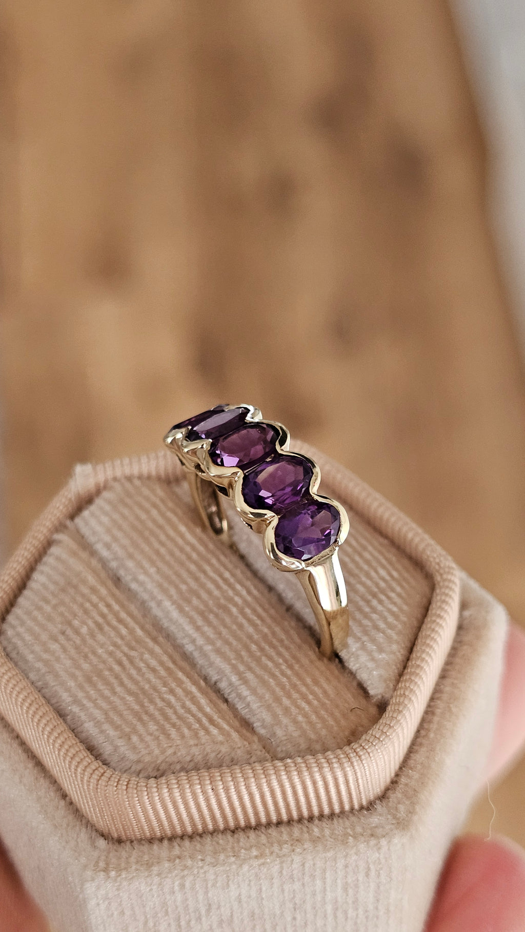 9ct Yellow Gold 5-Stone Oval Amethyst Ring – Size P1/2 (2.90g)