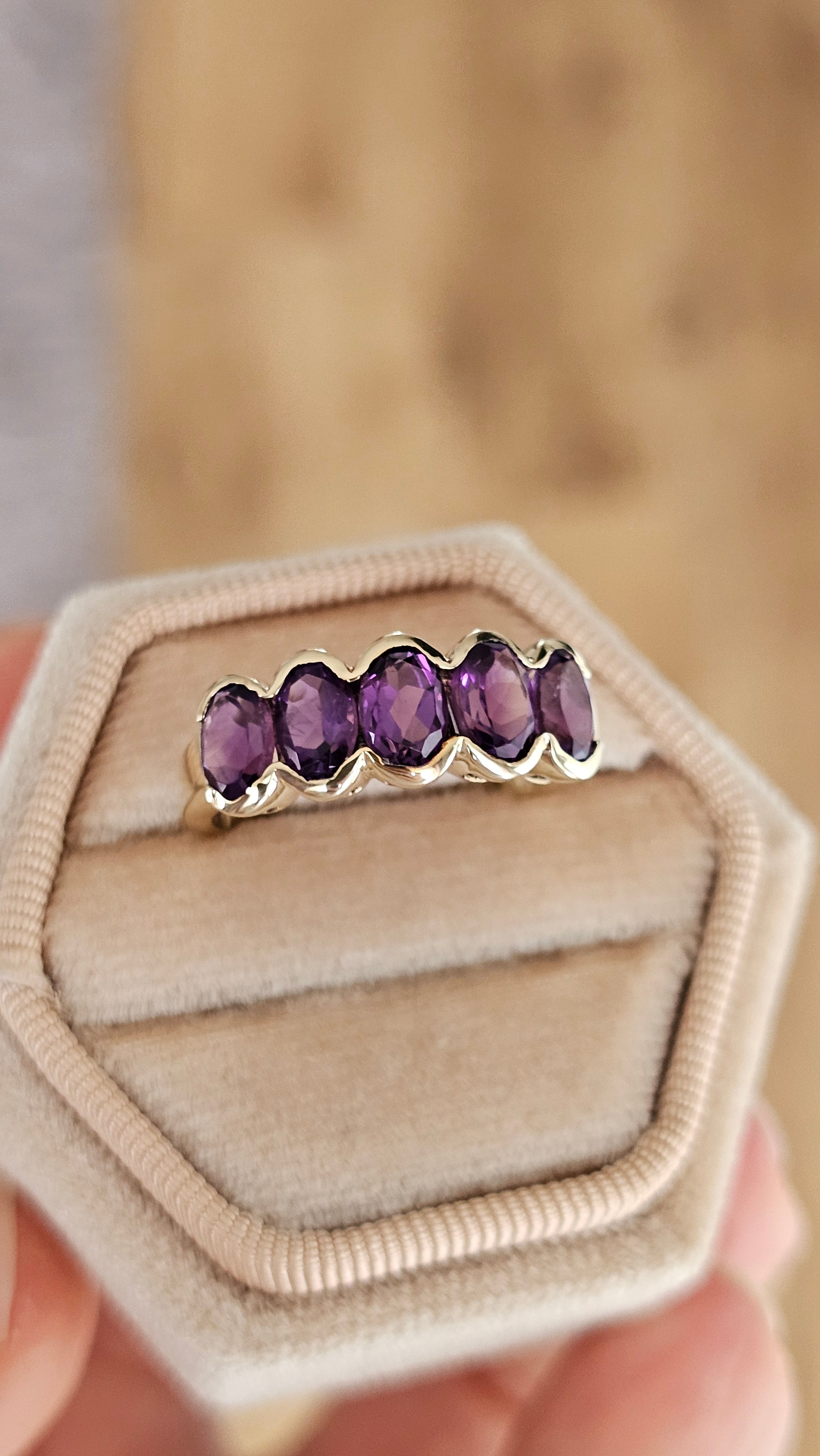 9ct Yellow Gold 5-Stone Oval Amethyst Ring – Size P1/2 (2.90g)