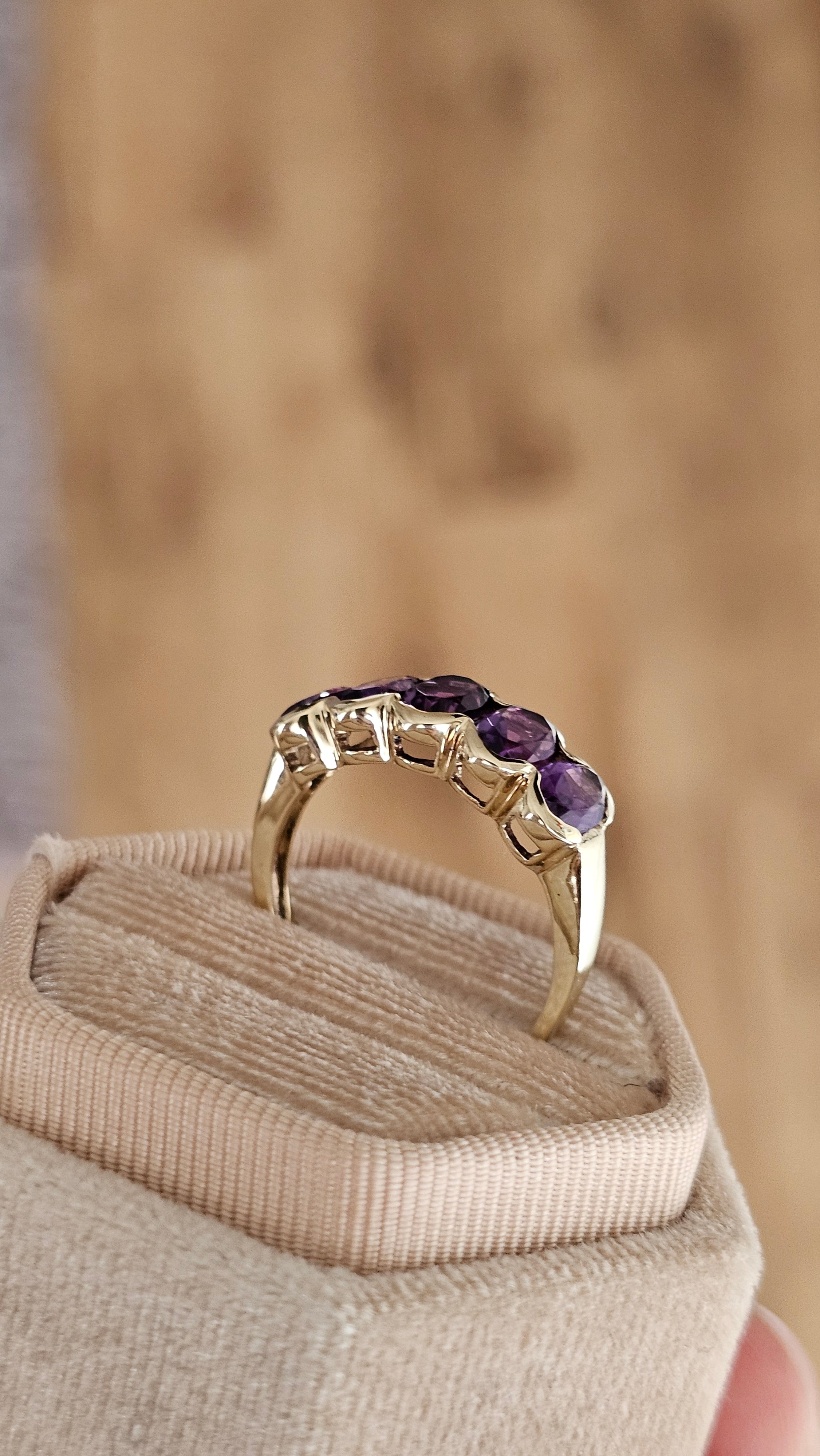 9ct Yellow Gold 5-Stone Oval Amethyst Ring – Size P1/2 (2.90g)