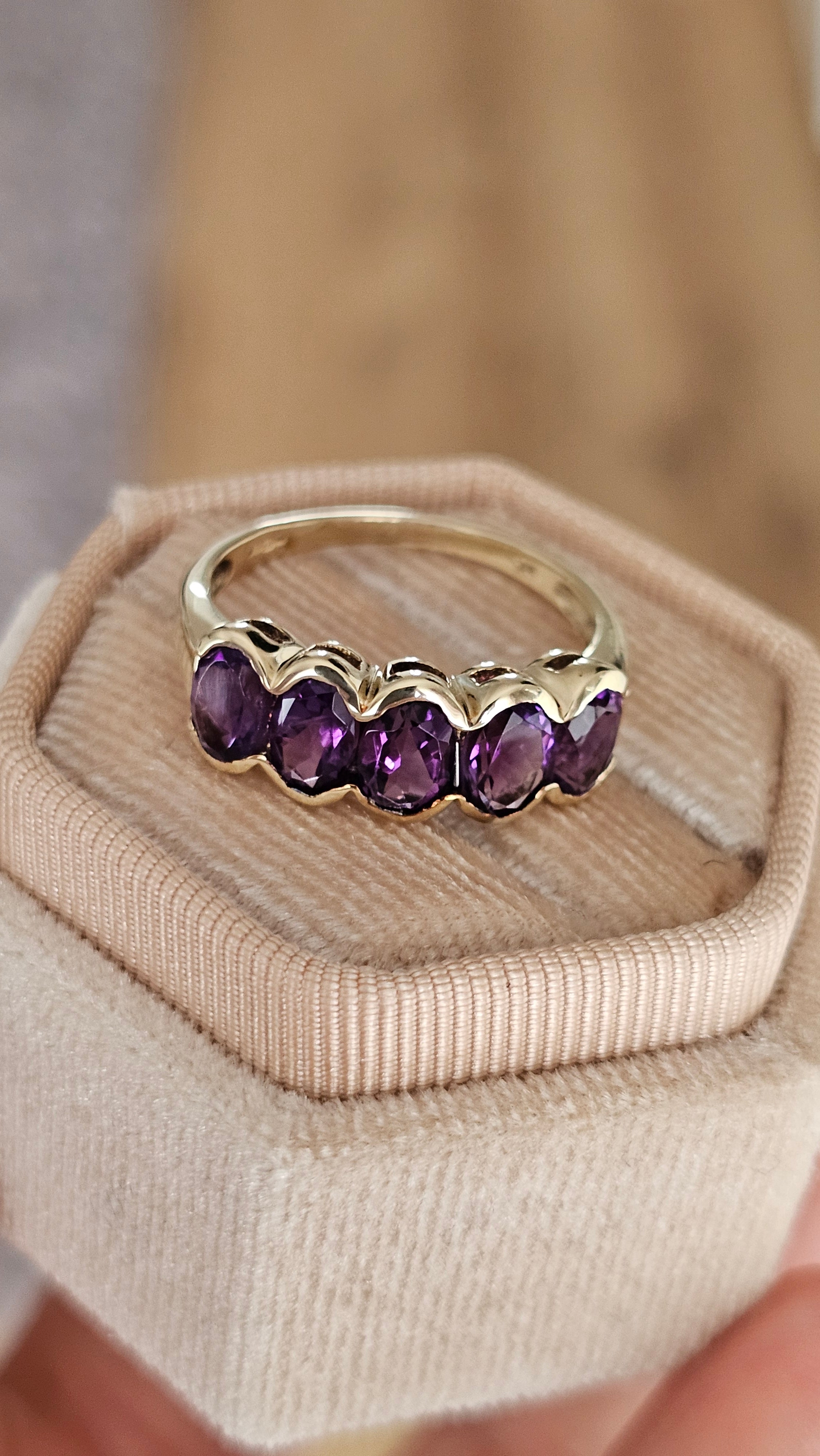 9ct Yellow Gold 5-Stone Oval Amethyst Ring – Size P1/2 (2.90g)