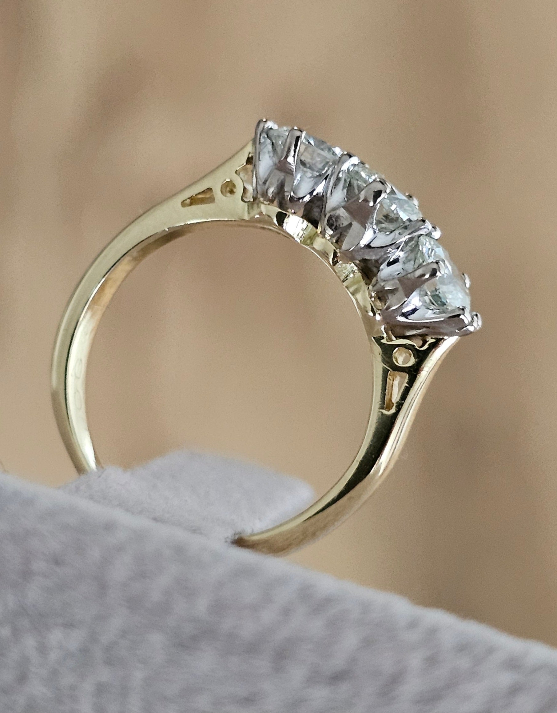 18ct Yellow Gold 1.00ct Natural Diamond Three-Stone Ring – WGI Certified (Size I 1/2)