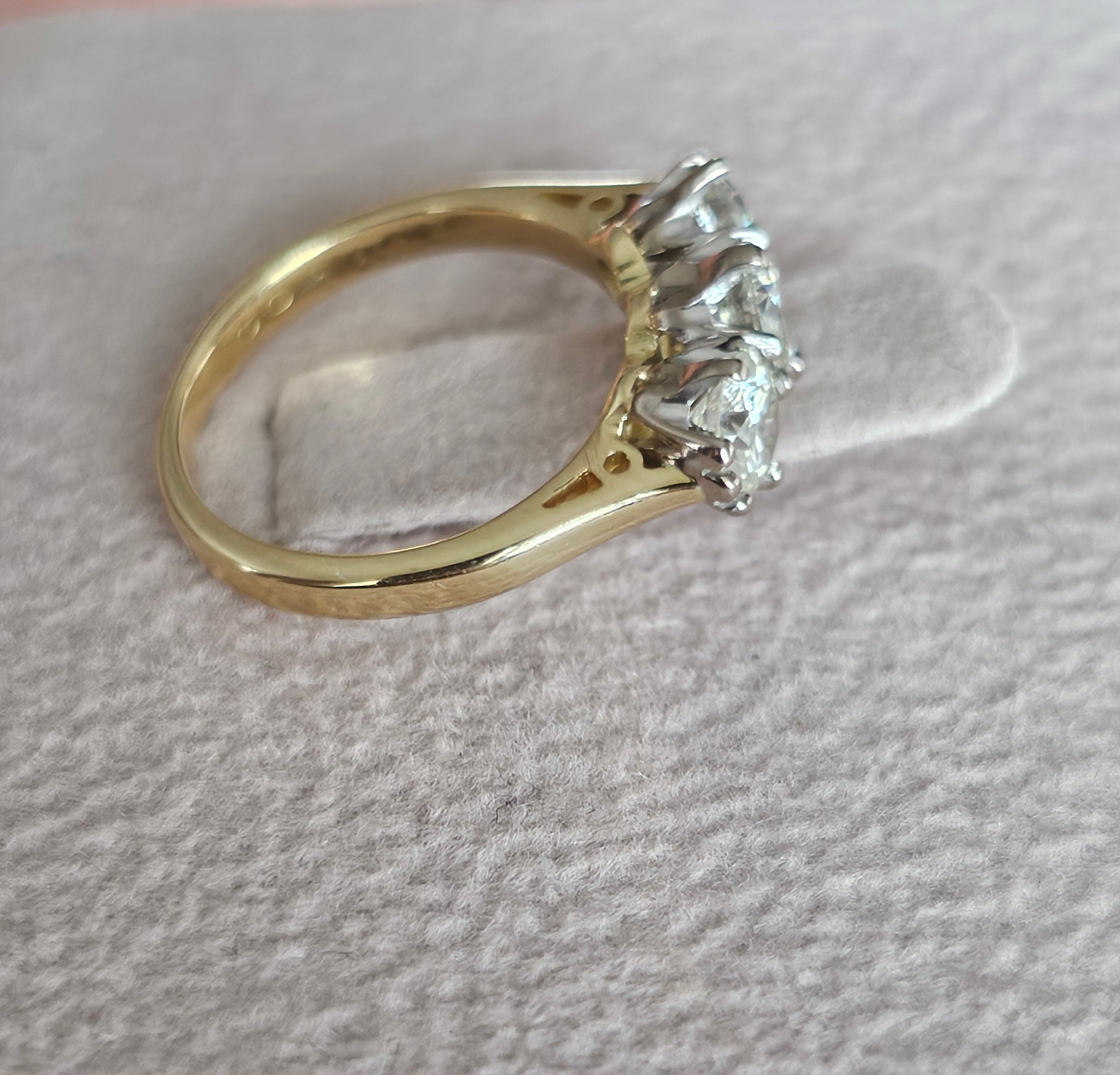 18ct Yellow Gold 1.00ct Natural Diamond Three-Stone Ring – WGI Certified (Size I 1/2)