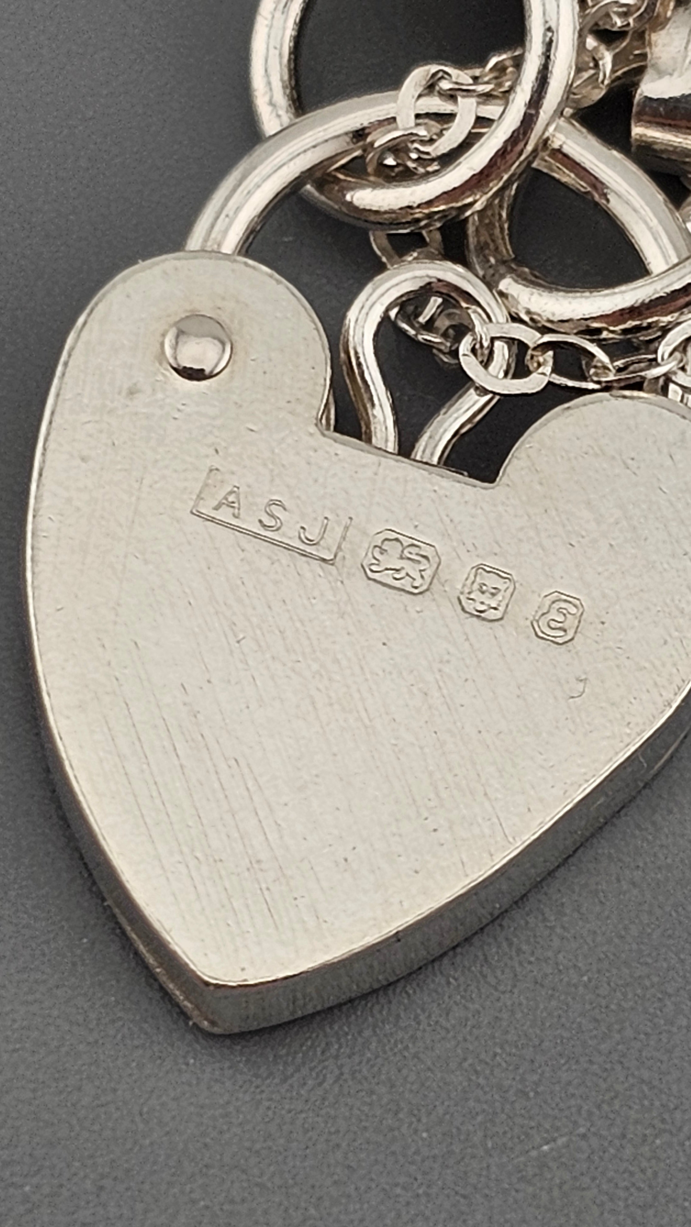 Vintage 1979 Sterling Silver Wide Gate Bracelet with Heart Padlock (20.75g)