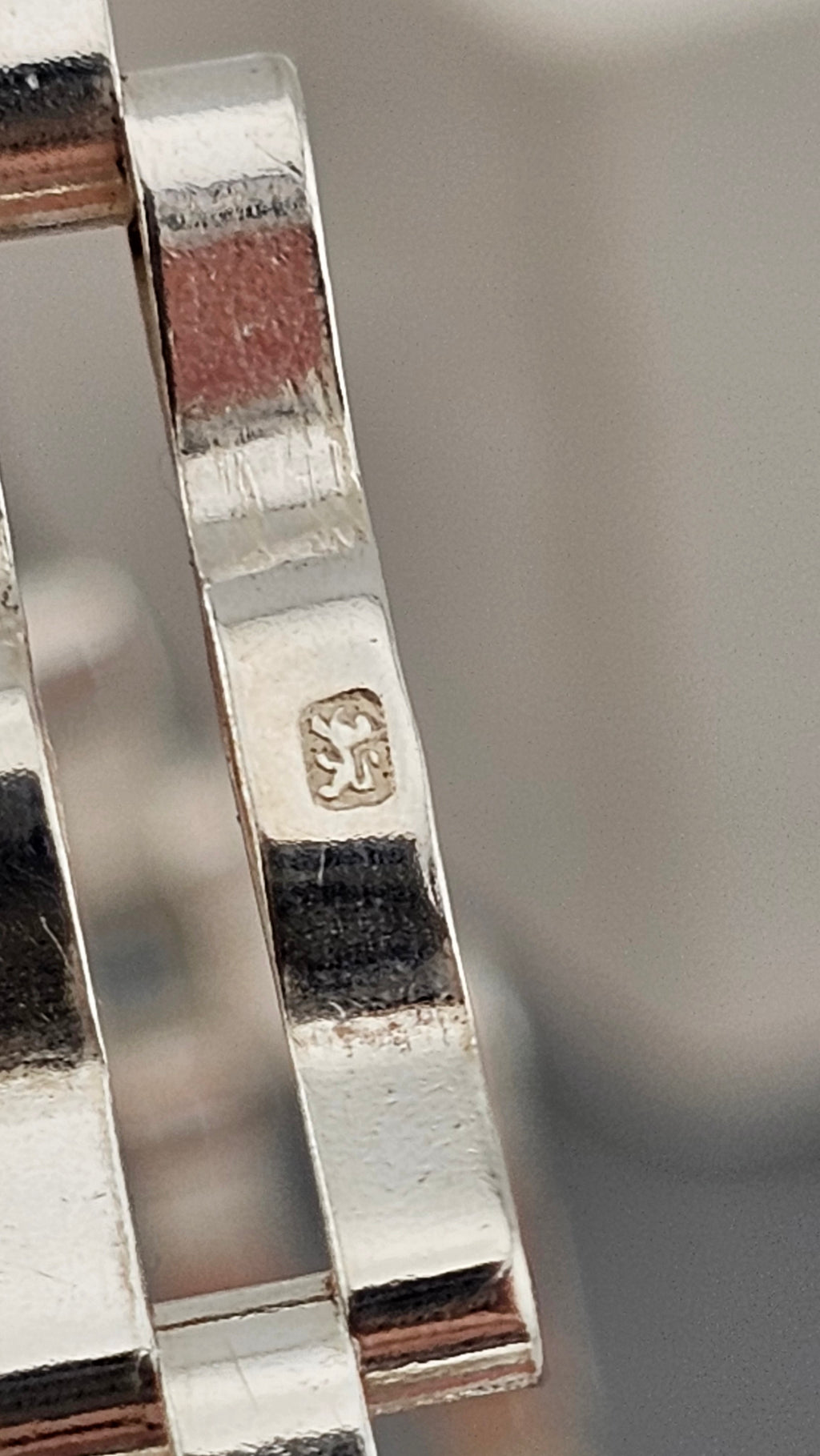 Vintage 1979 Sterling Silver Wide Gate Bracelet with Heart Padlock (20.75g)