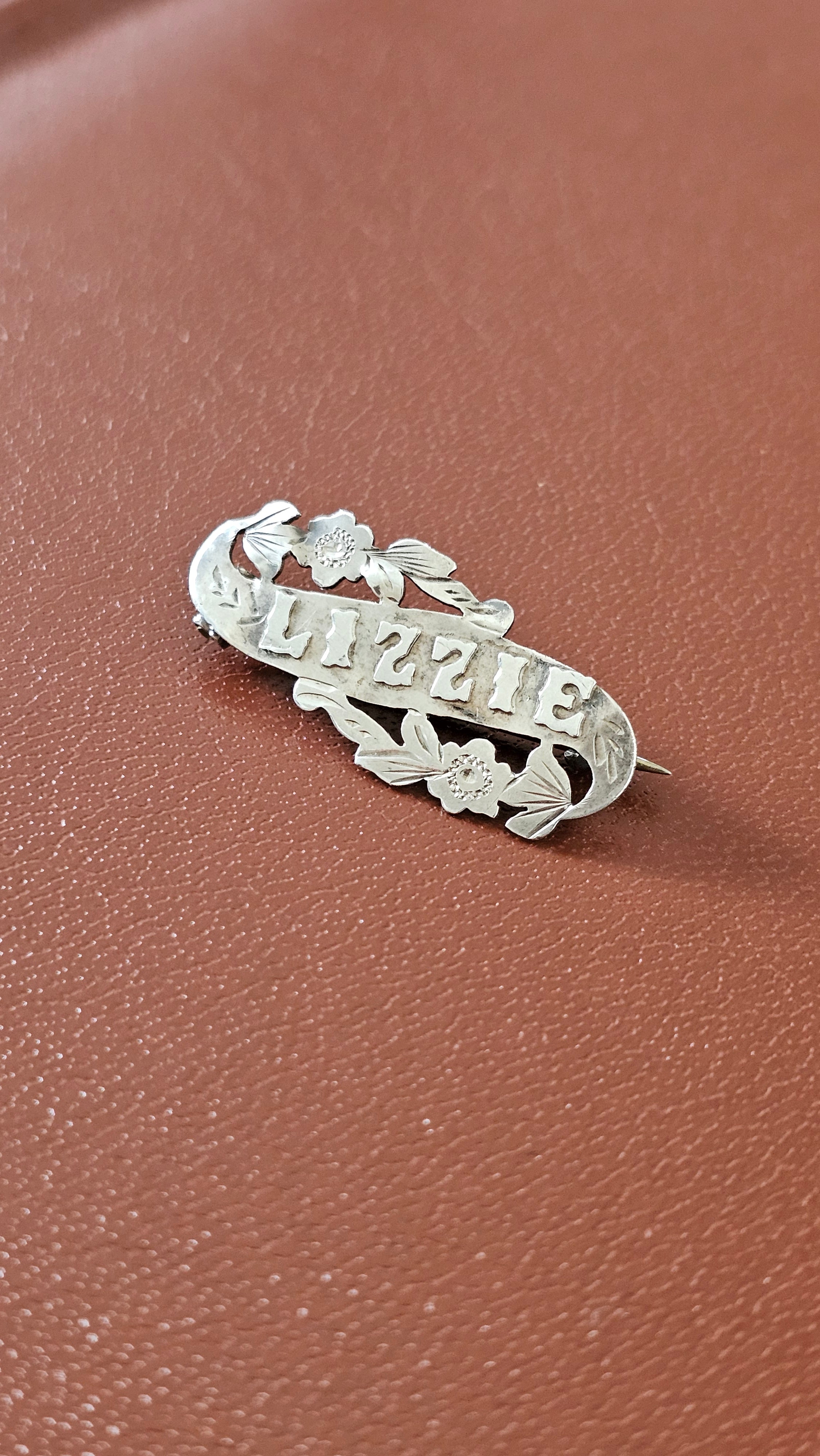 Antique Sterling Silver "LIZZIE" Engraved Name Brooch – Fully Hallmarked Birmingham