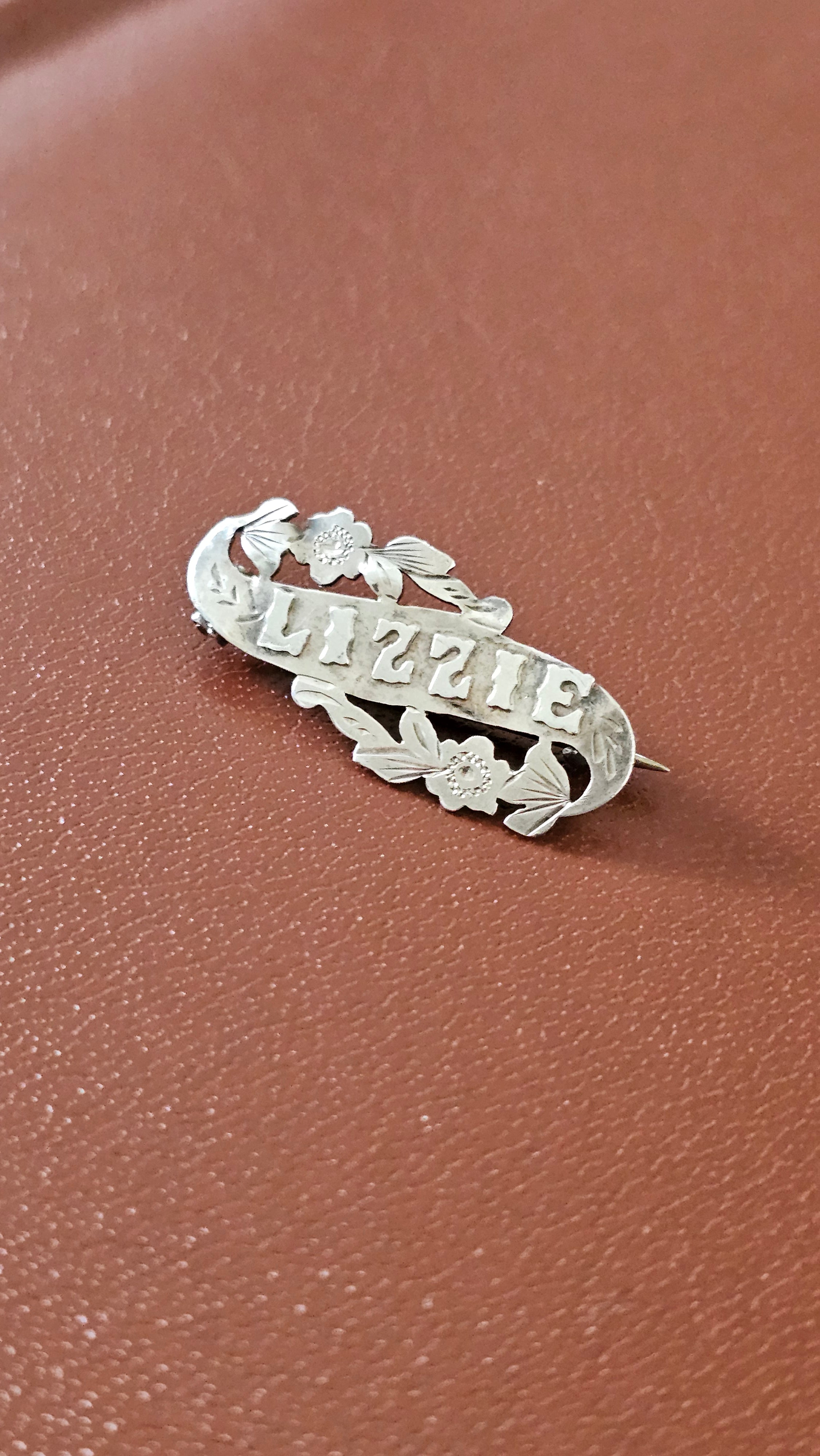 Antique Sterling Silver "LIZZIE" Engraved Name Brooch – Fully Hallmarked Birmingham