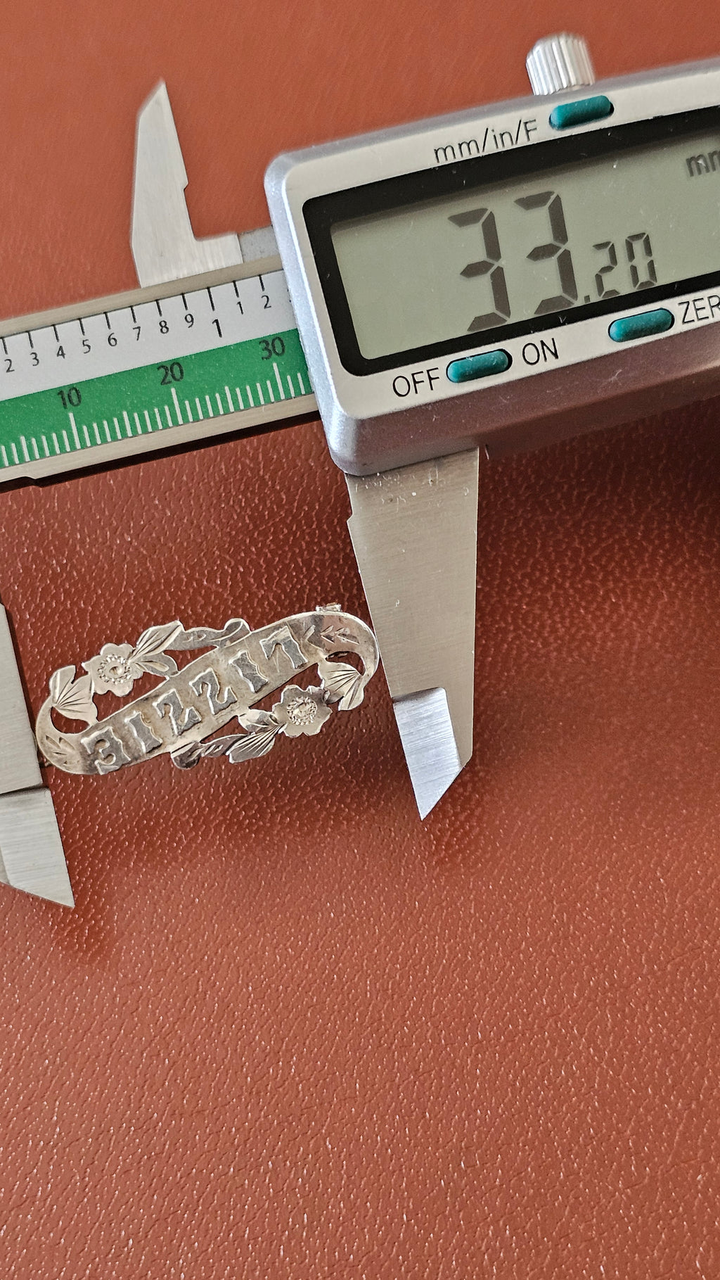 Antique Sterling Silver "LIZZIE" Engraved Name Brooch – Fully Hallmarked Birmingham