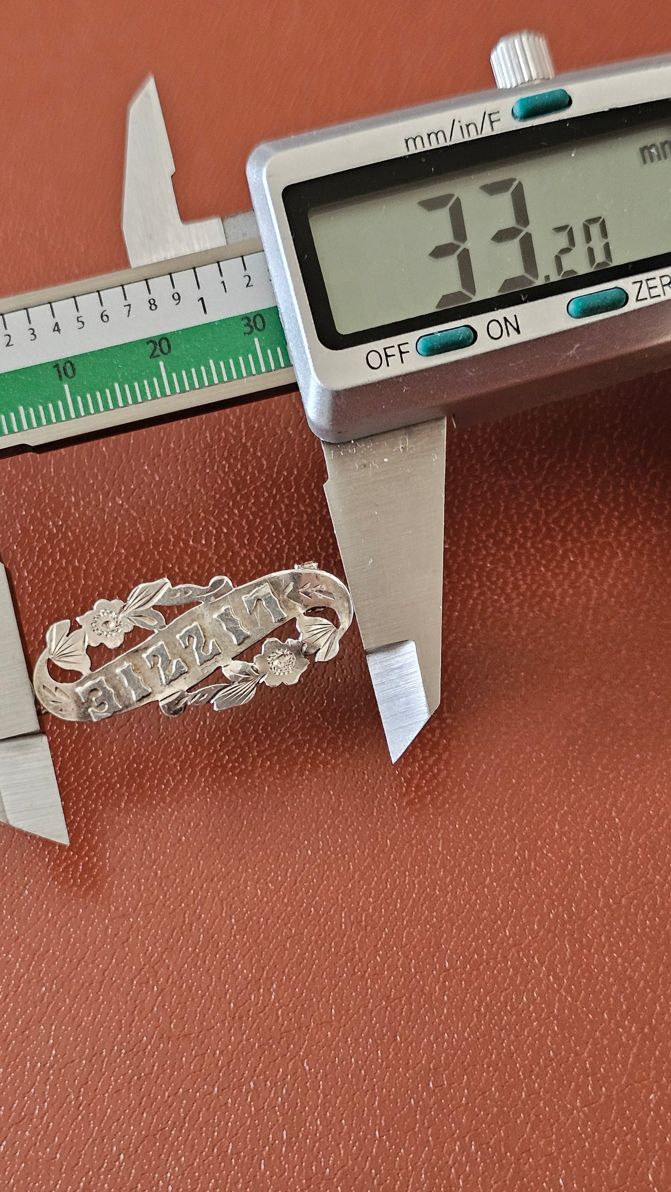 Antique Sterling Silver "LIZZIE" Engraved Name Brooch – Fully Hallmarked Birmingham