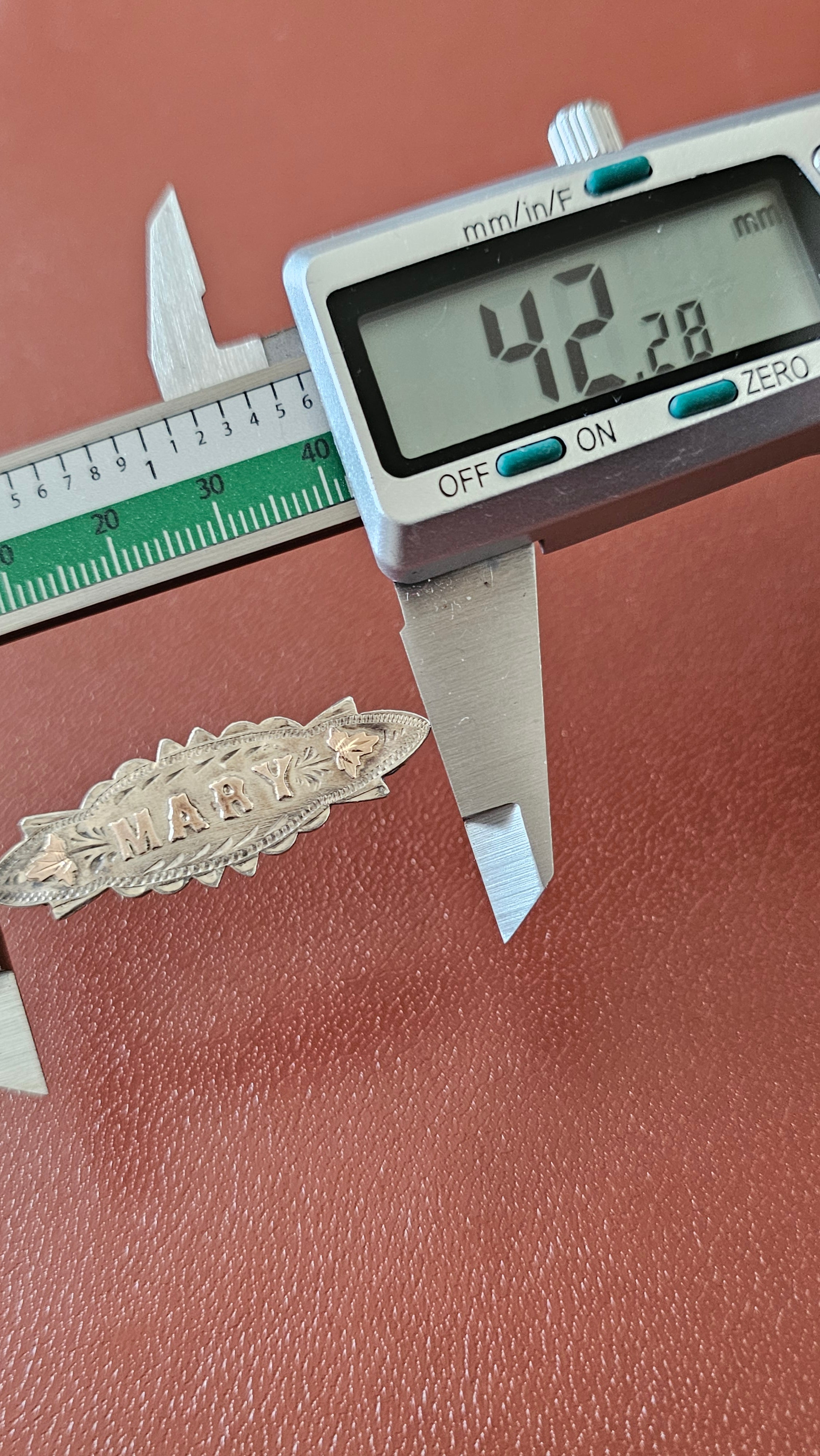 Antique Two-Tone Sterling Silver "MARY" Sweetheart Name Brooch – Hallmarked Birmingham