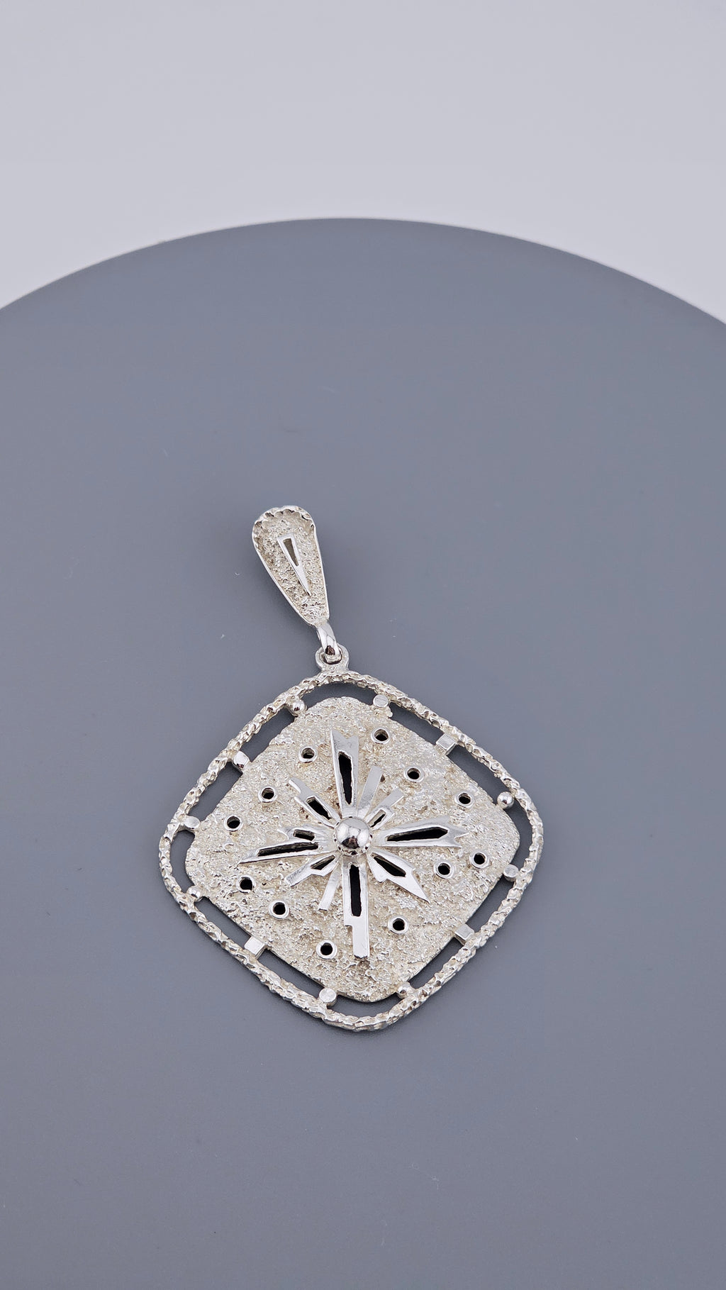 Vintage 925 Sterling Silver Textured Starburst Pendant