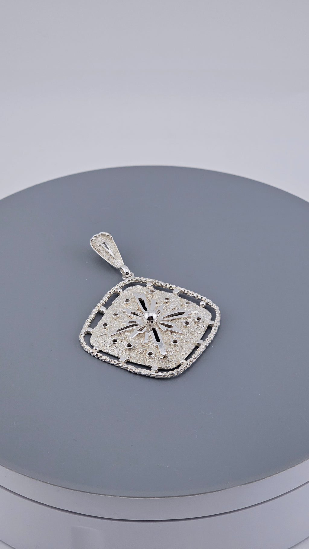Vintage 925 Sterling Silver Textured Starburst Pendant
