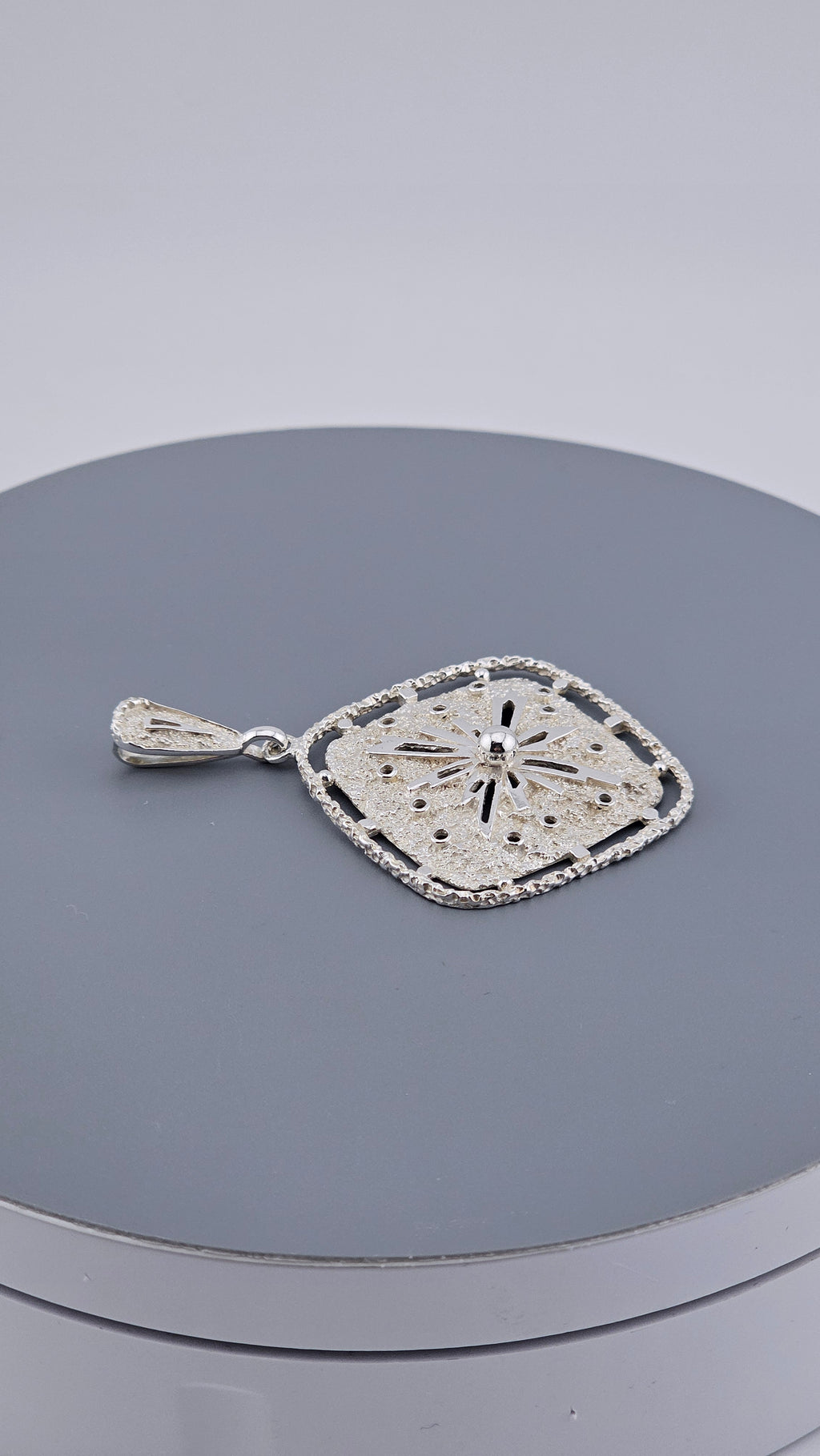 Vintage 925 Sterling Silver Textured Starburst Pendant