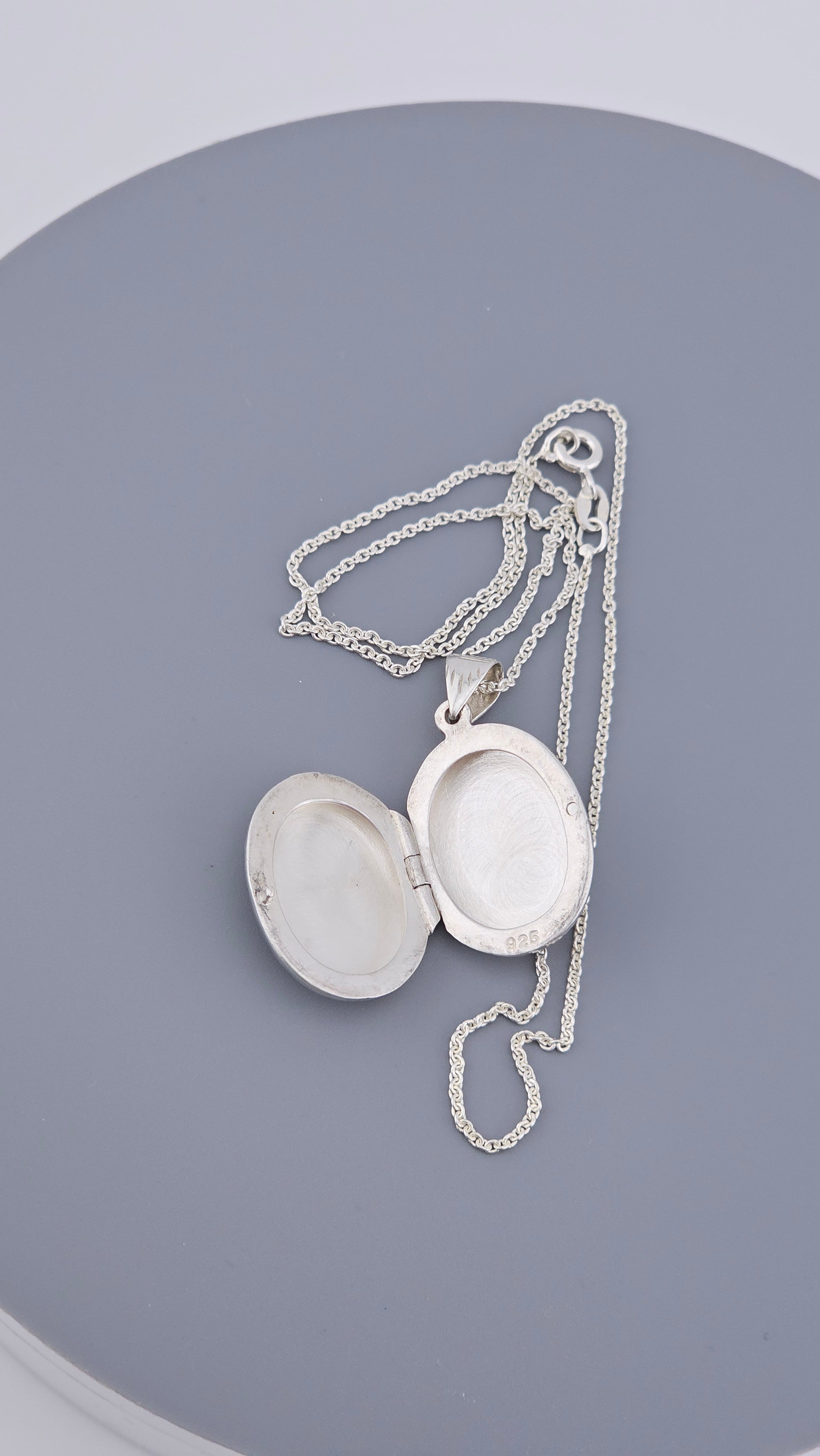 925 Sterling Silver Floral Engraved Oval Locket & Chain