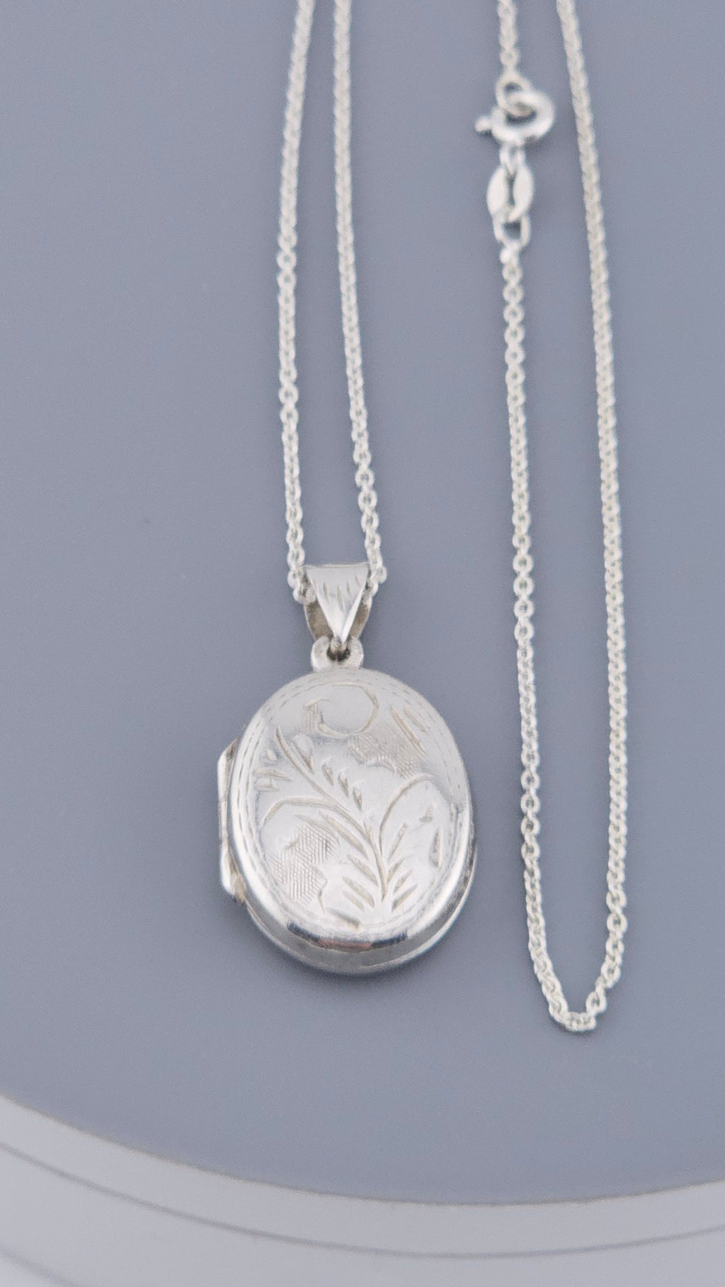 925 Sterling Silver Floral Engraved Oval Locket & Chain