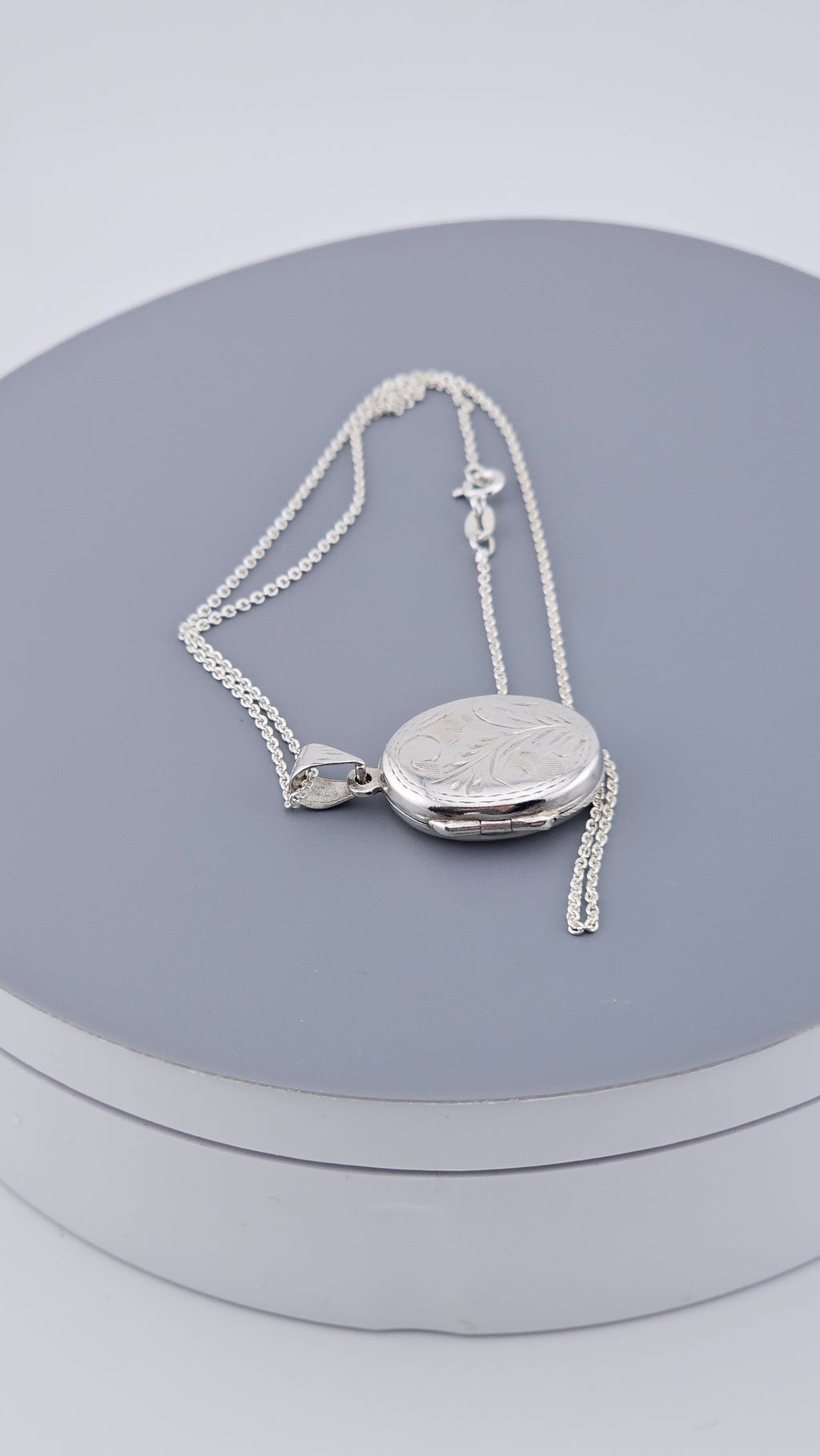 925 Sterling Silver Floral Engraved Oval Locket & Chain