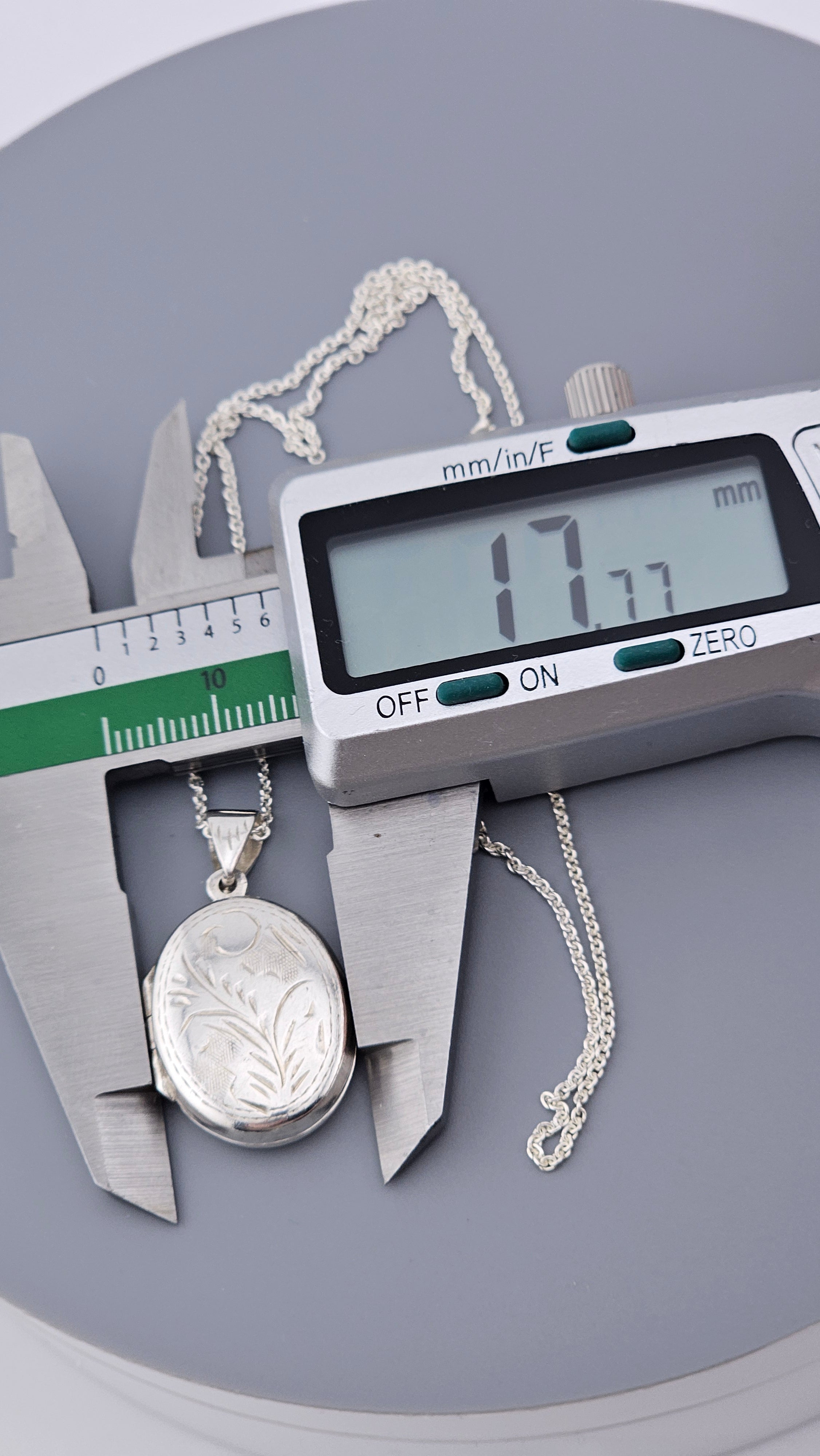 925 Sterling Silver Floral Engraved Oval Locket & Chain