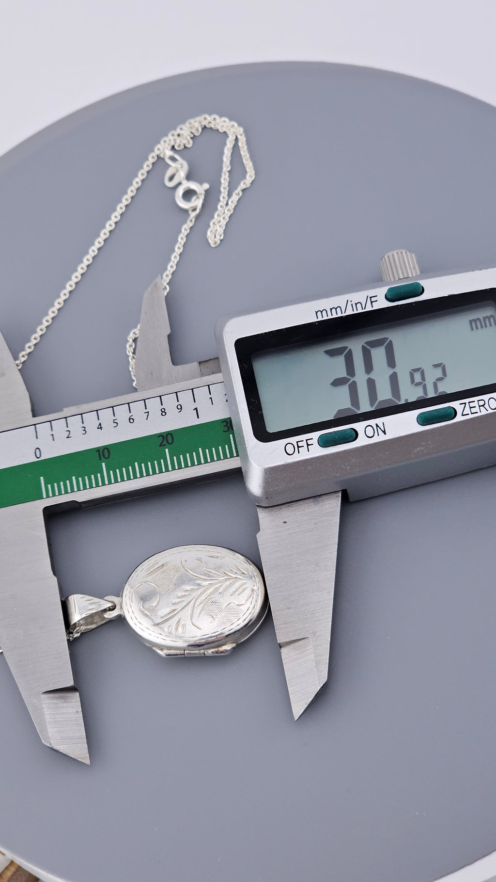 925 Sterling Silver Floral Engraved Oval Locket & Chain