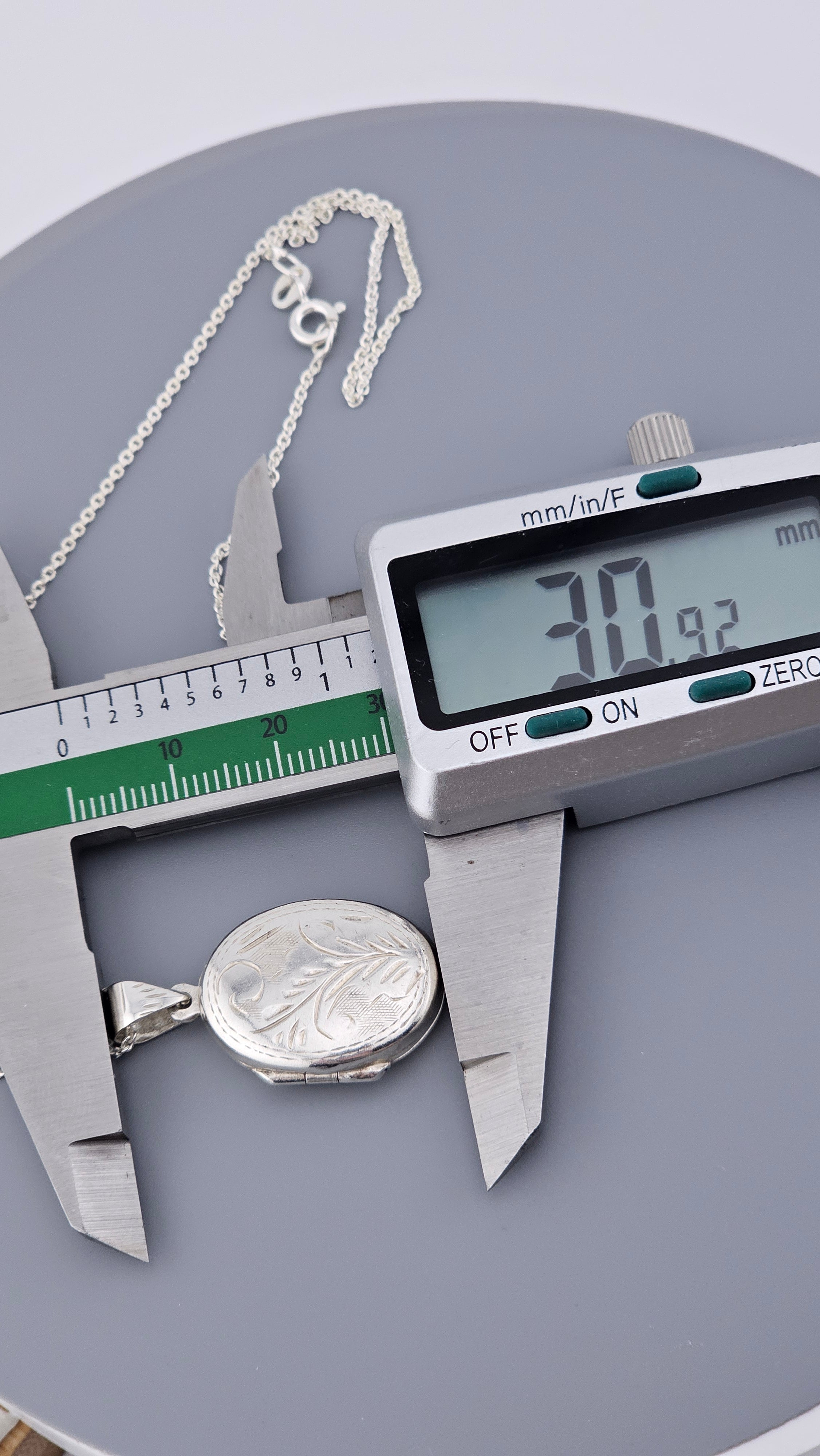 925 Sterling Silver Floral Engraved Oval Locket & Chain