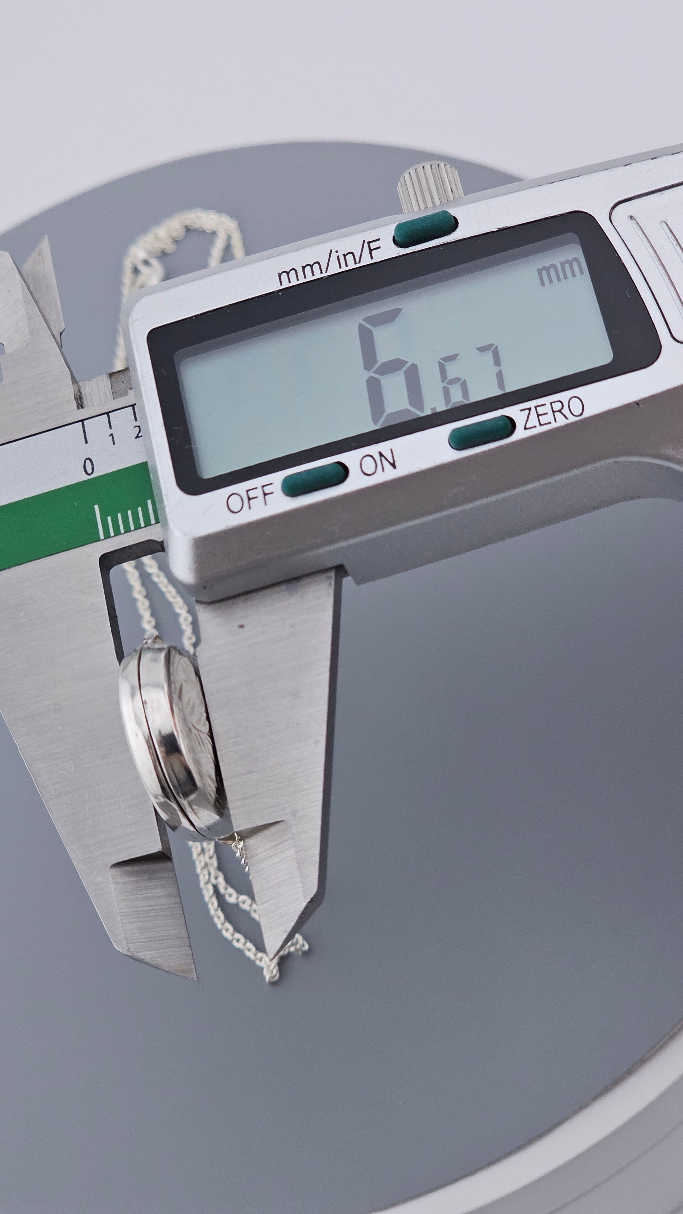 925 Sterling Silver Floral Engraved Oval Locket & Chain