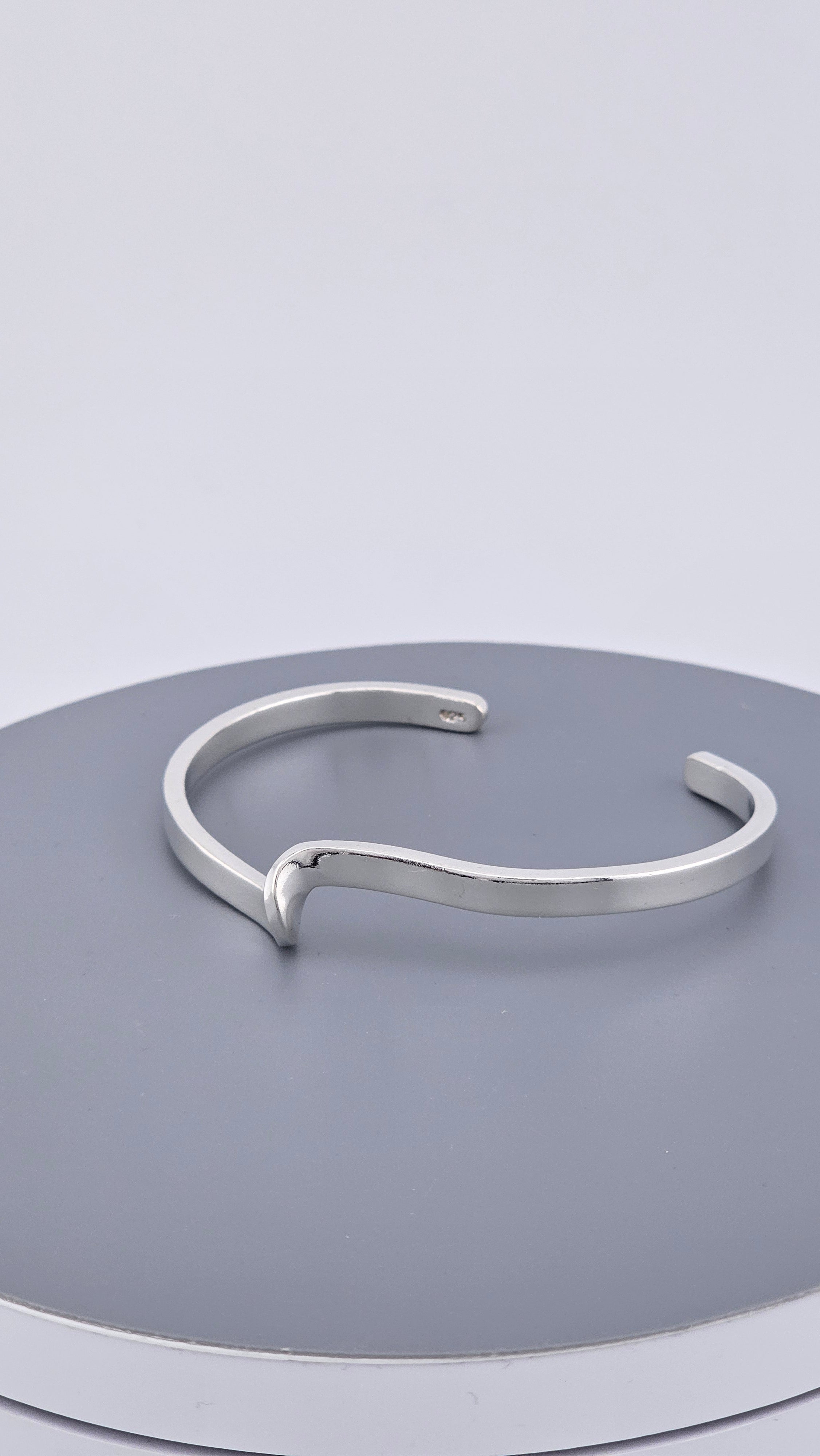 Modernist Wave 925 Sterling Silver Cuff Bracelet, 17.5 cm