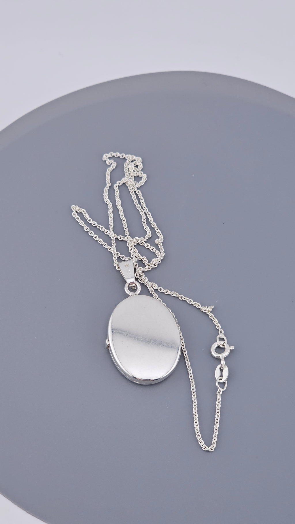 925 Sterling Silver Engraved Oval Locket Pendant Necklace