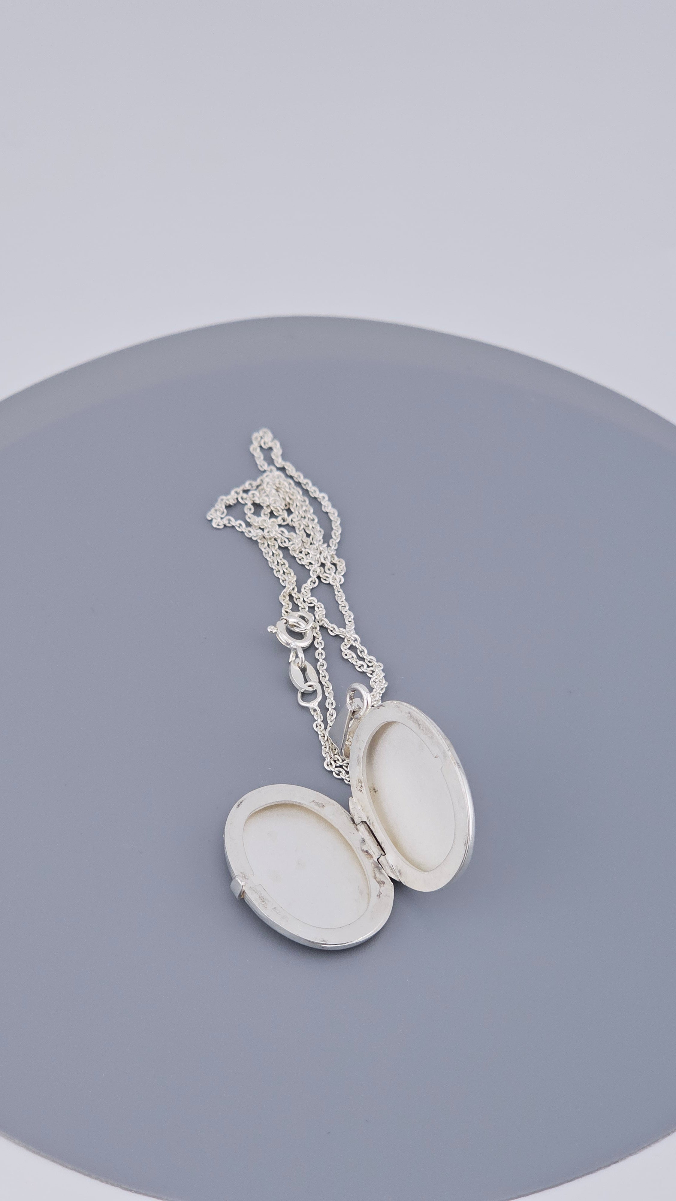 925 Sterling Silver Engraved Oval Locket Pendant Necklace