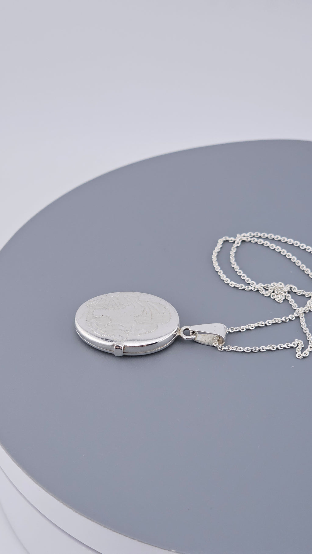 925 Sterling Silver Engraved Oval Locket Pendant Necklace