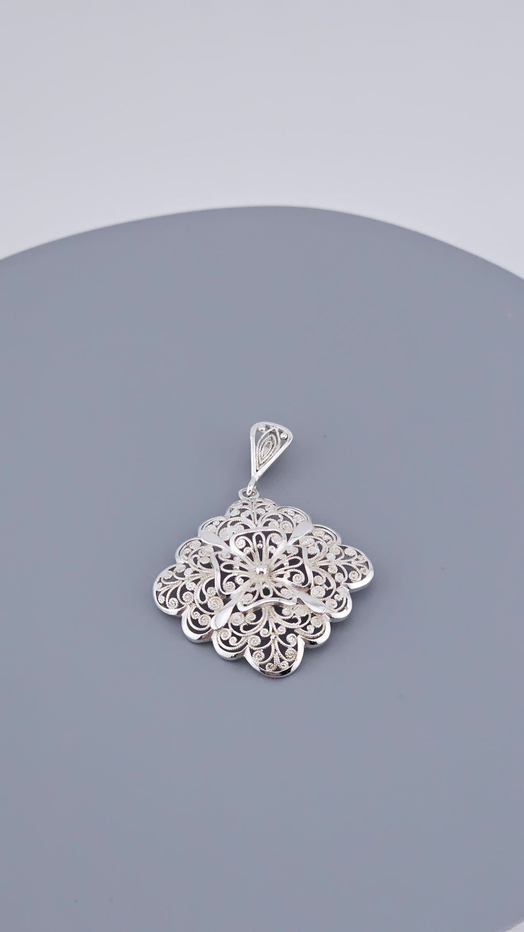Vintage Sterling Silver Filigree Floral Pendant