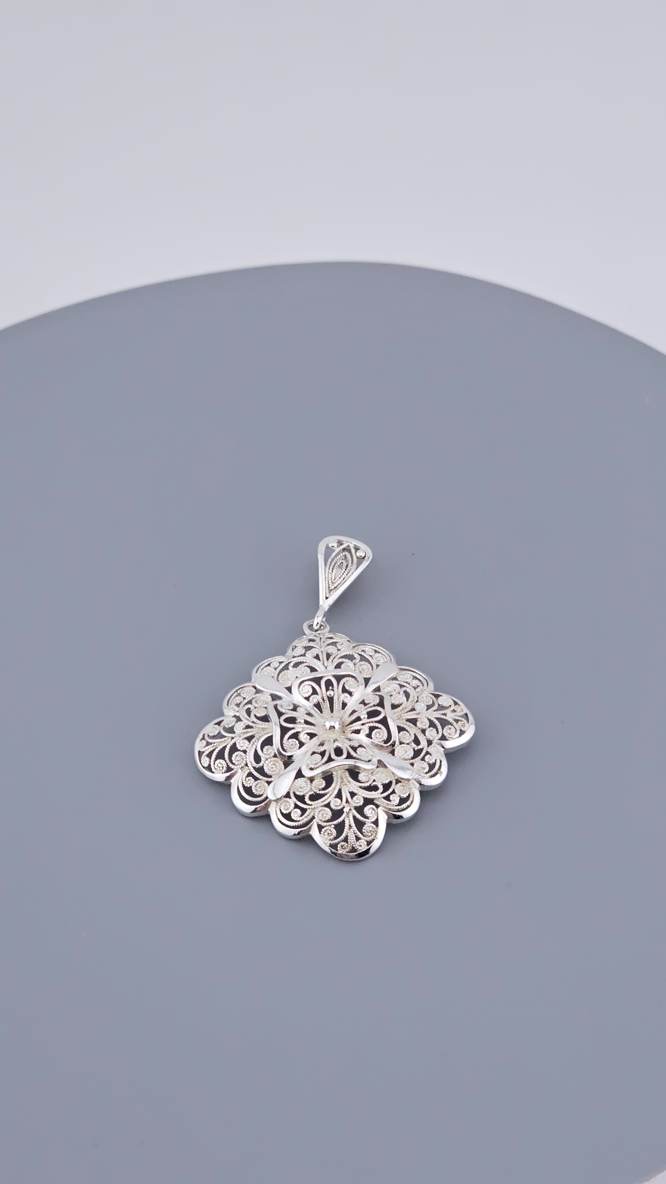 Vintage Sterling Silver Filigree Floral Pendant