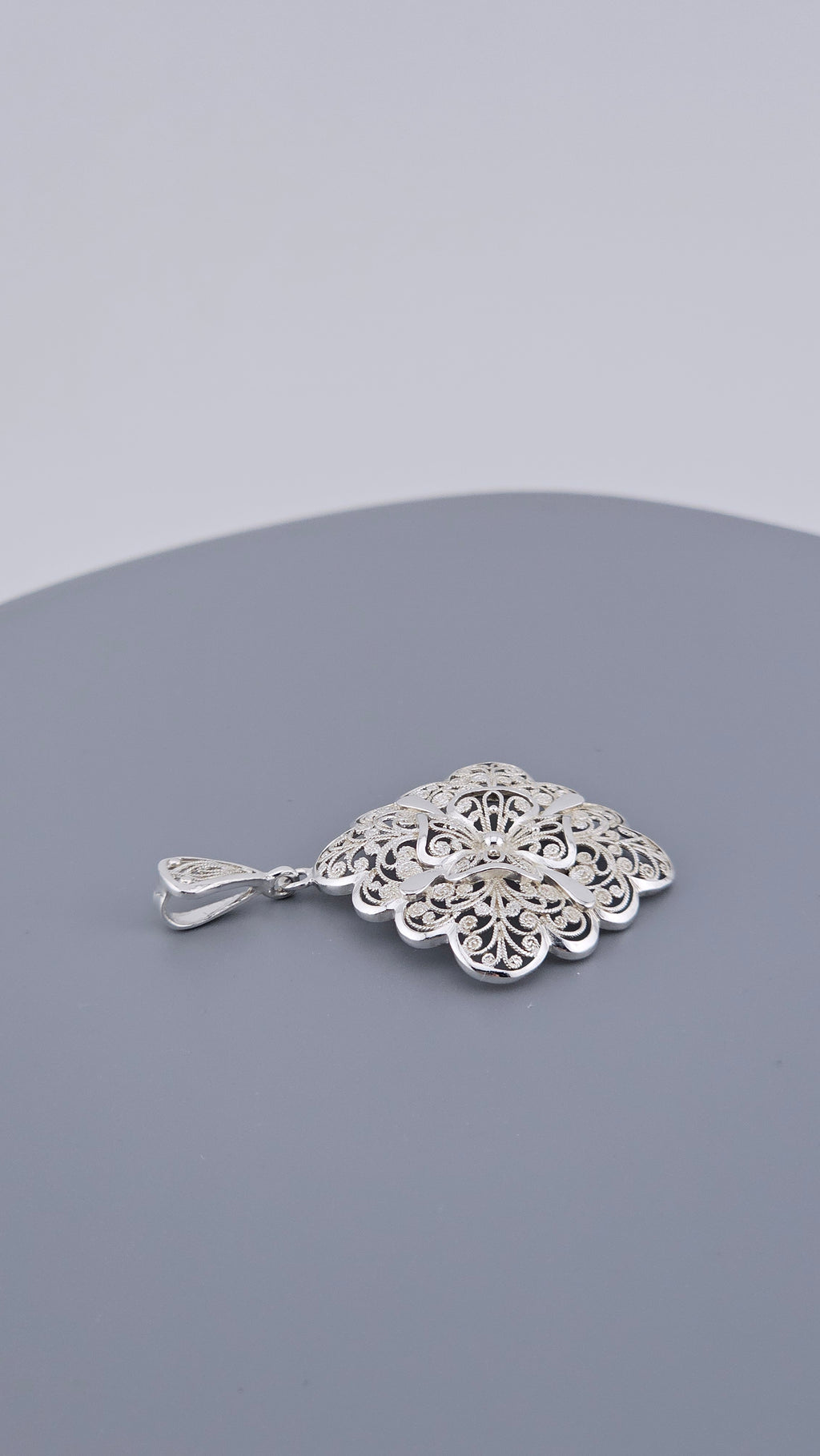Vintage Sterling Silver Filigree Floral Pendant