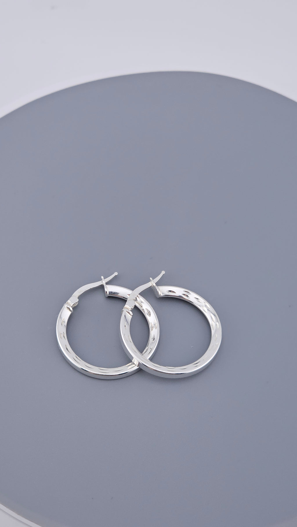 925 Sterling Silver Diamond-Cut Geometric Hoop Earrings