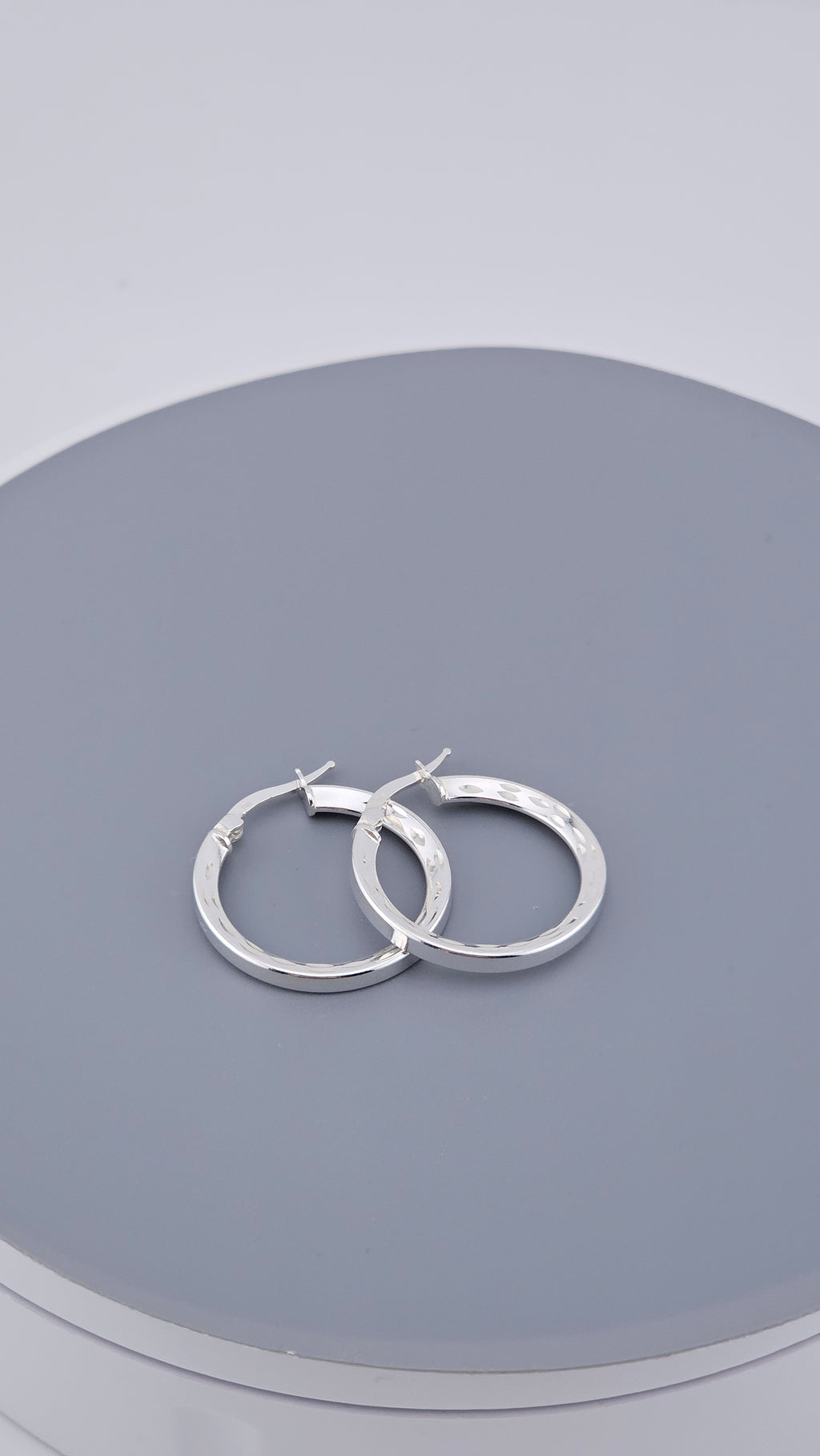 925 Sterling Silver Diamond-Cut Geometric Hoop Earrings