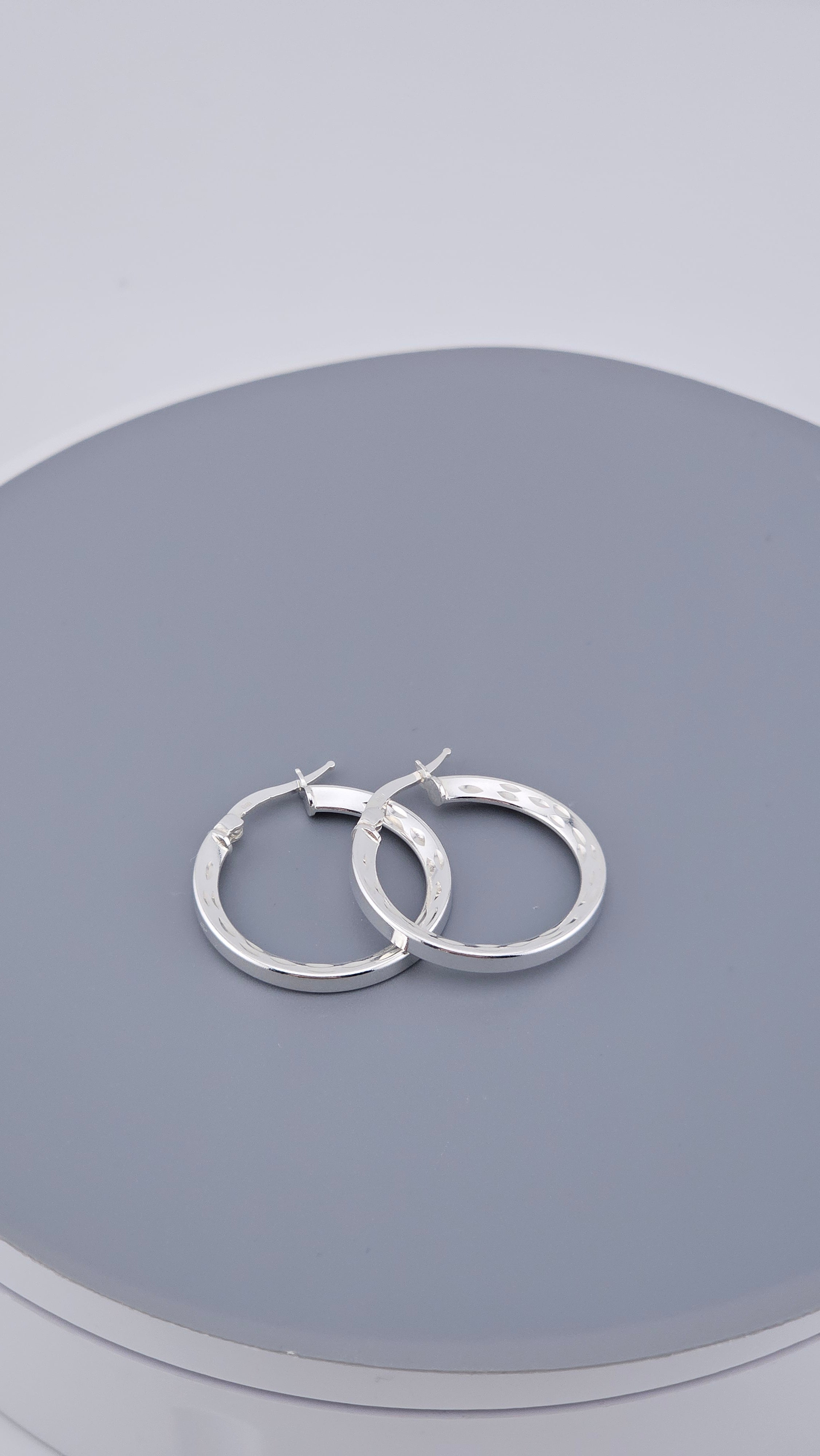 925 Sterling Silver Diamond-Cut Geometric Hoop Earrings