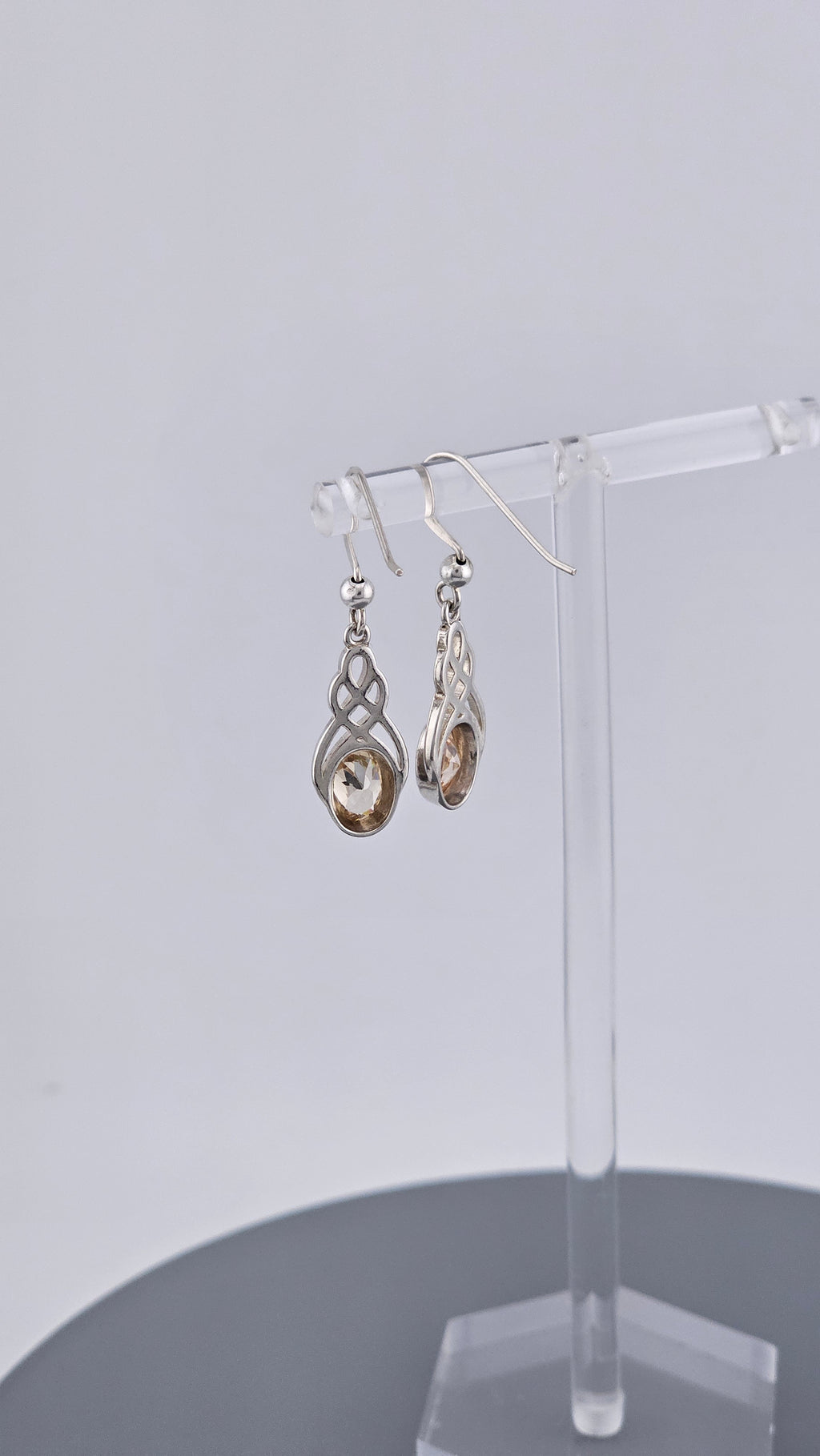 Elegant Pre-Loved 925 Sterling Silver DQCZ Celtic Knot Drop