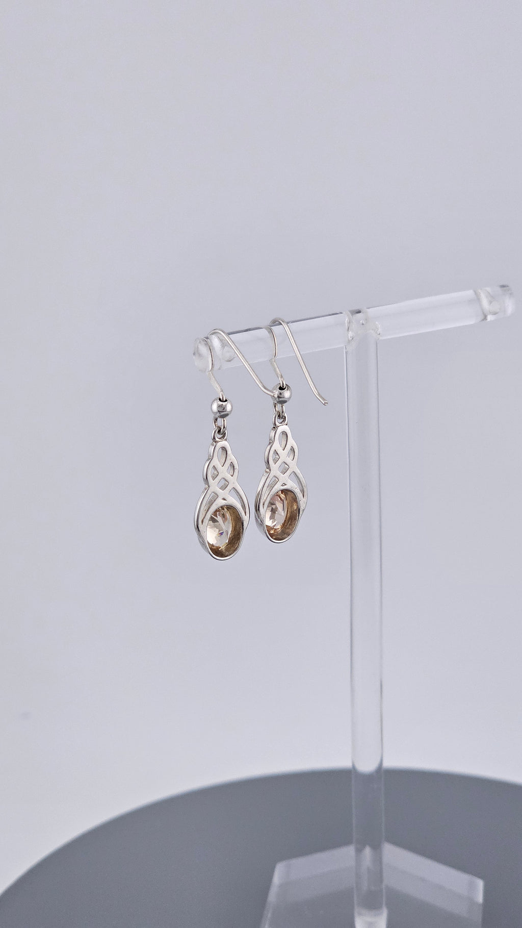 Elegant Pre-Loved 925 Sterling Silver DQCZ Celtic Knot Drop