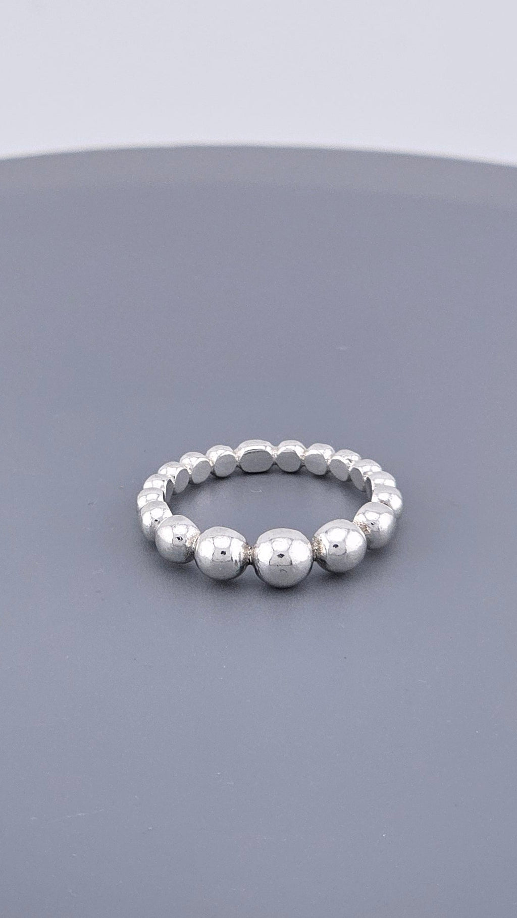 925 Sterling Silver Graduated Beaded Band Ring | Size UK L 1/2