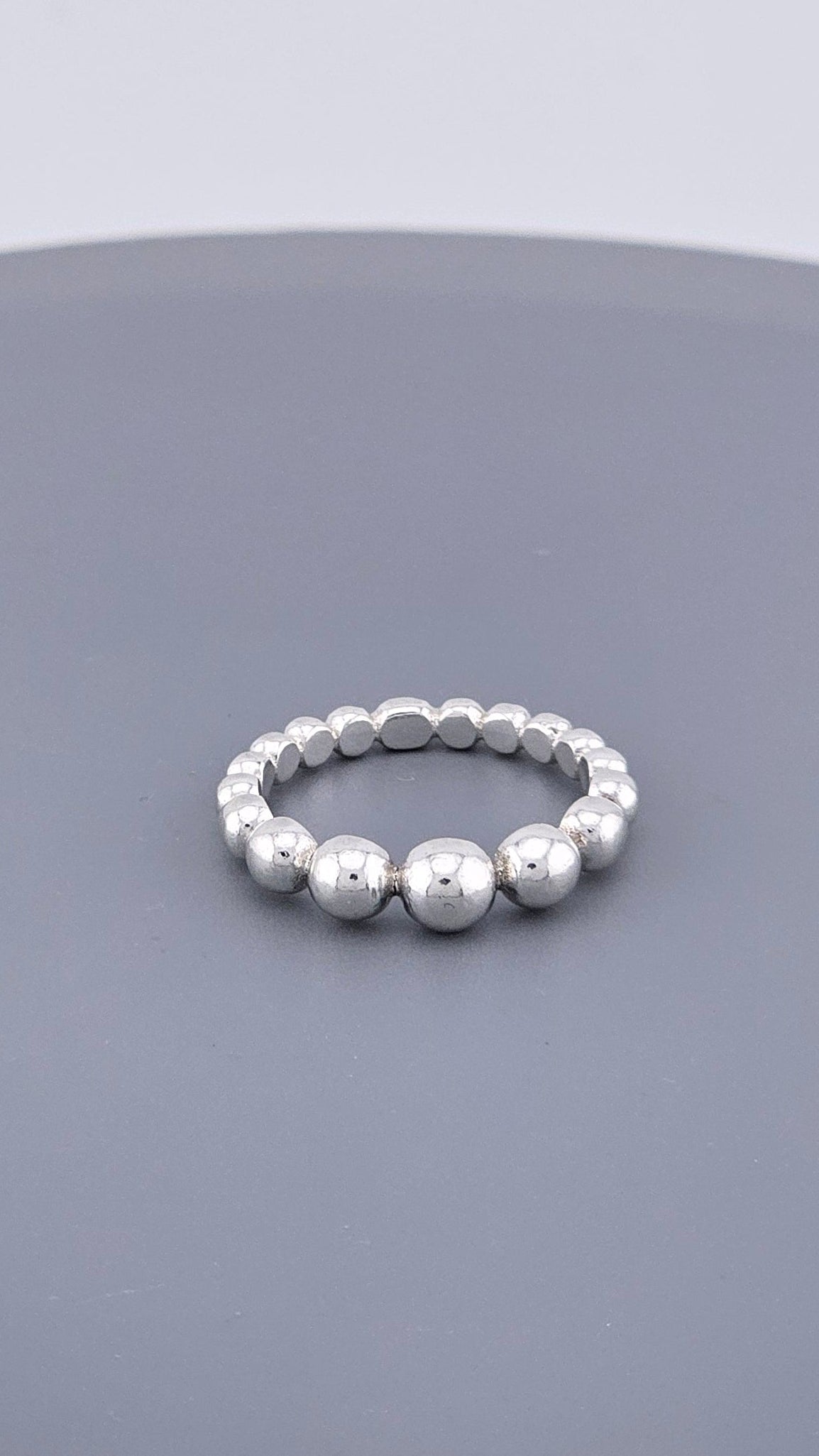 925 Sterling Silver Graduated Beaded Band Ring | Size UK L 1/2
