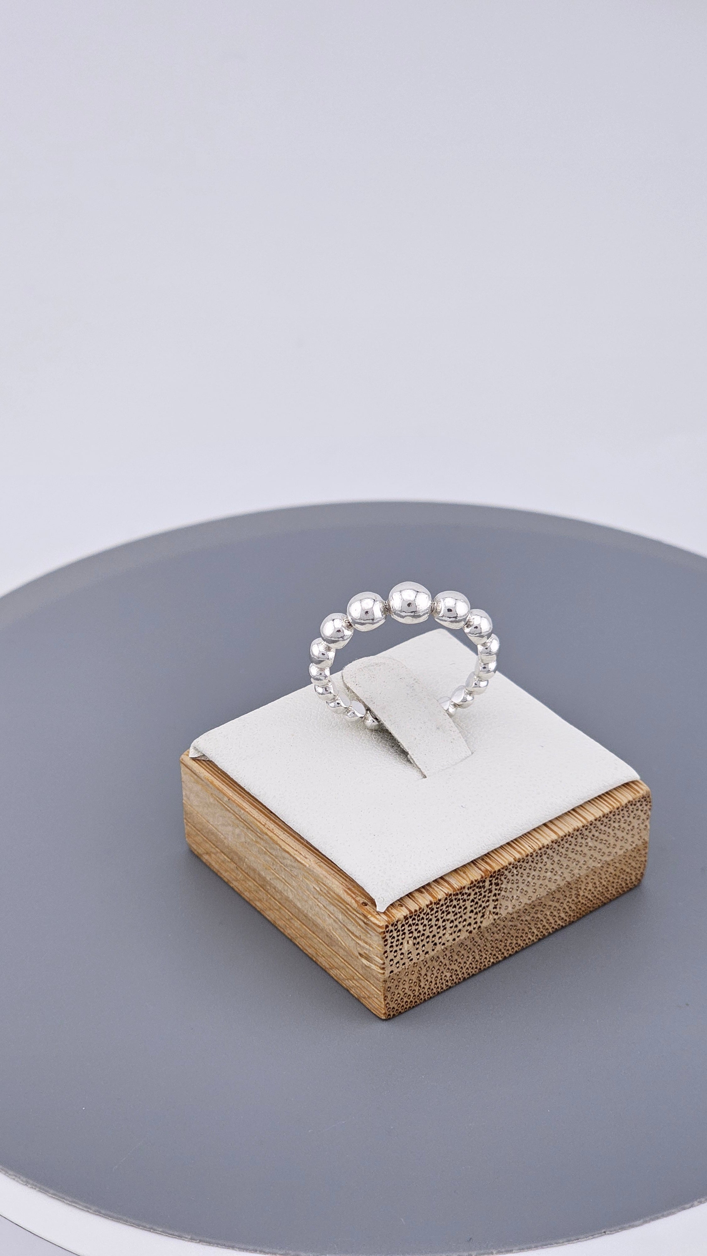 925 Sterling Silver Graduated Beaded Band Ring | Size UK L 1/2