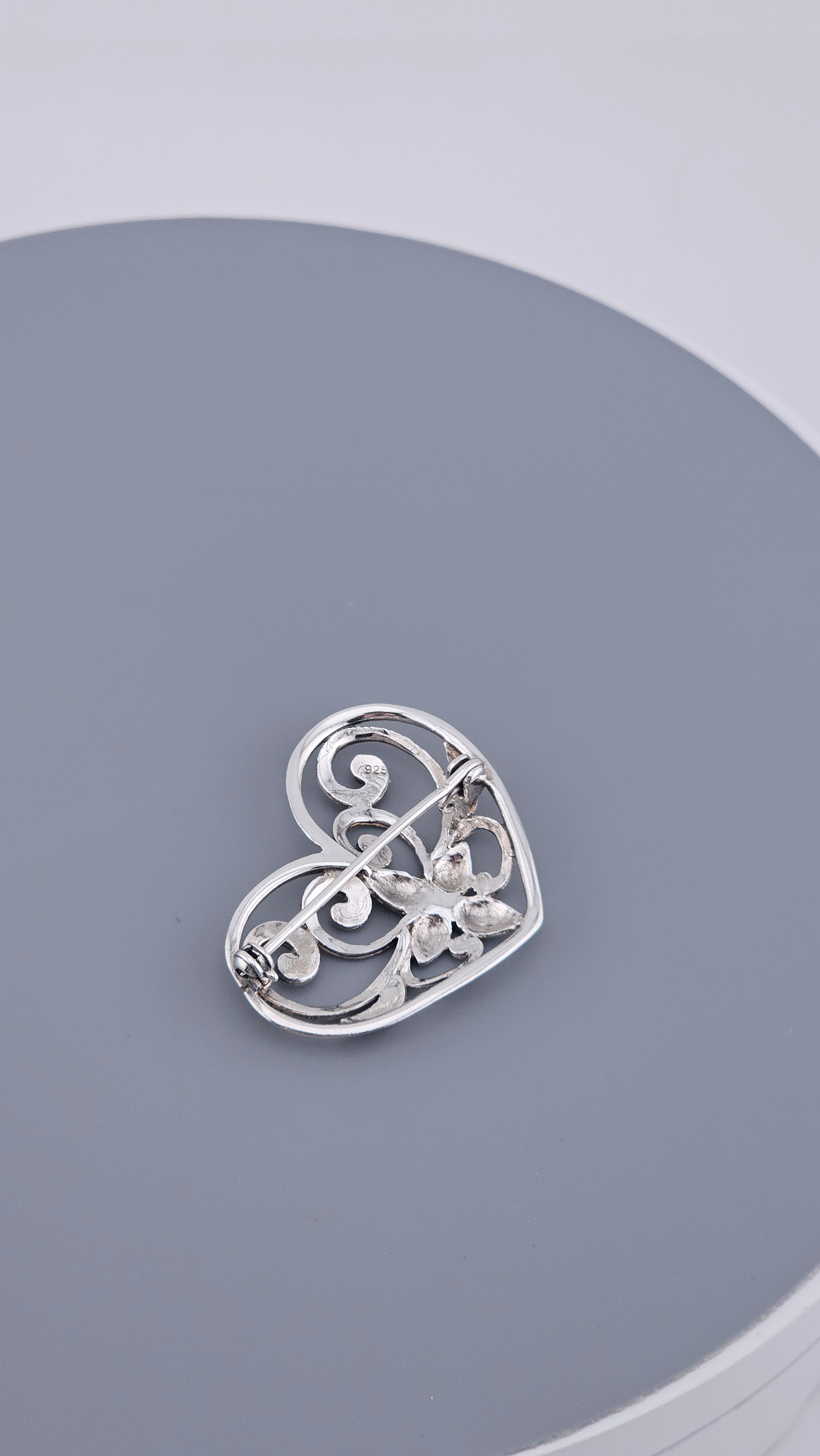 925 Sterling Silver Openwork Floral Heart Brooch (4.4g)