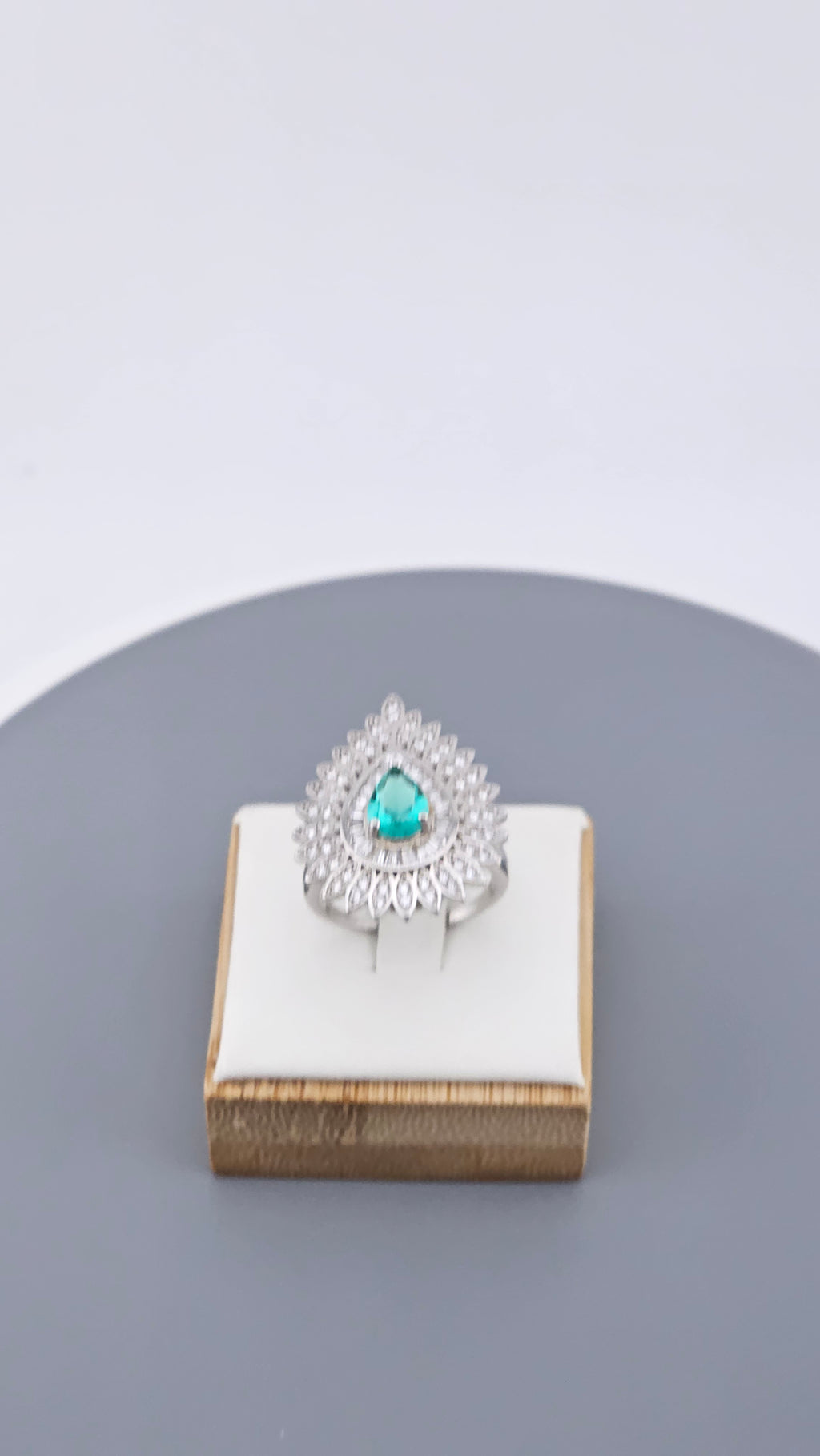 925 Sterling Silver Green Pear CZ Sunburst Statement Ring - Size UK O 1/2