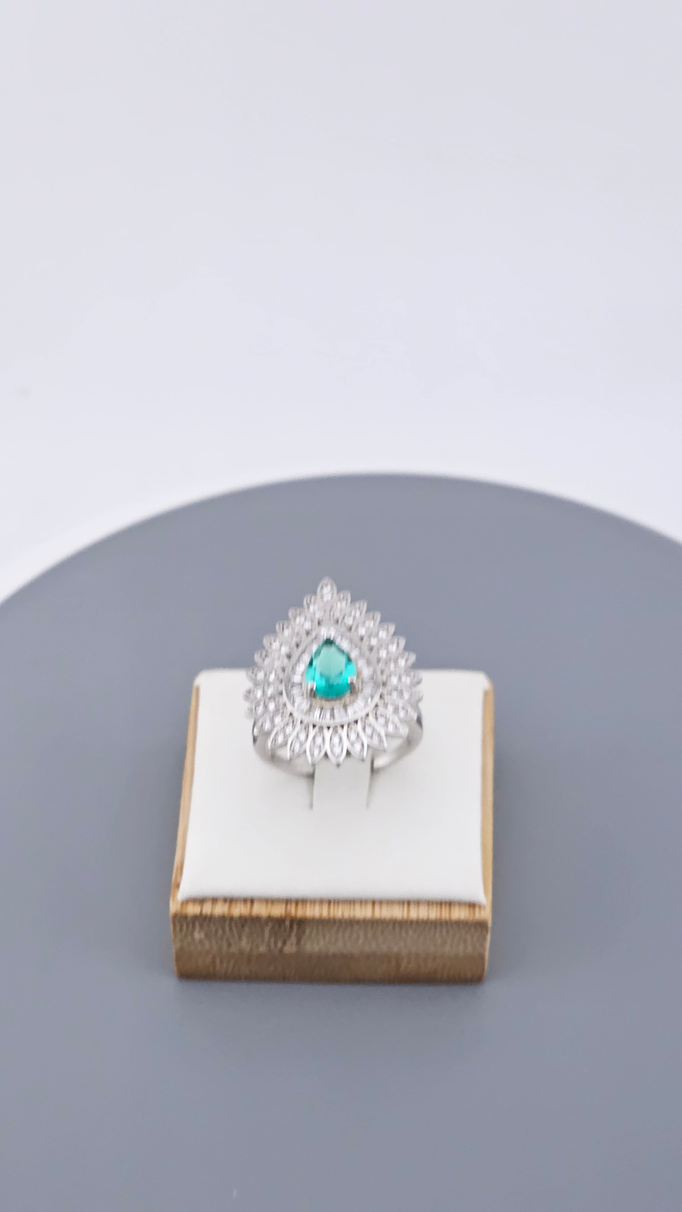 925 Sterling Silver Green Pear CZ Sunburst Statement Ring - Size UK O 1/2