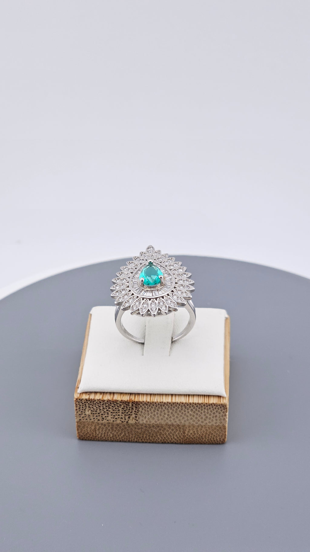 925 Sterling Silver Green Pear CZ Sunburst Statement Ring - Size UK O 1/2