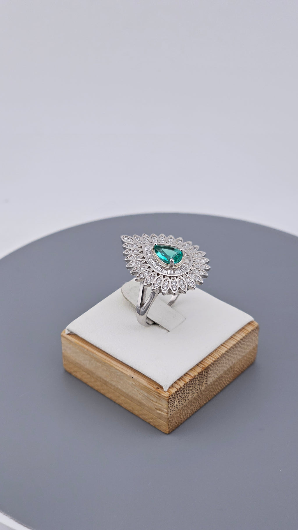 925 Sterling Silver Green Pear CZ Sunburst Statement Ring - Size UK O 1/2